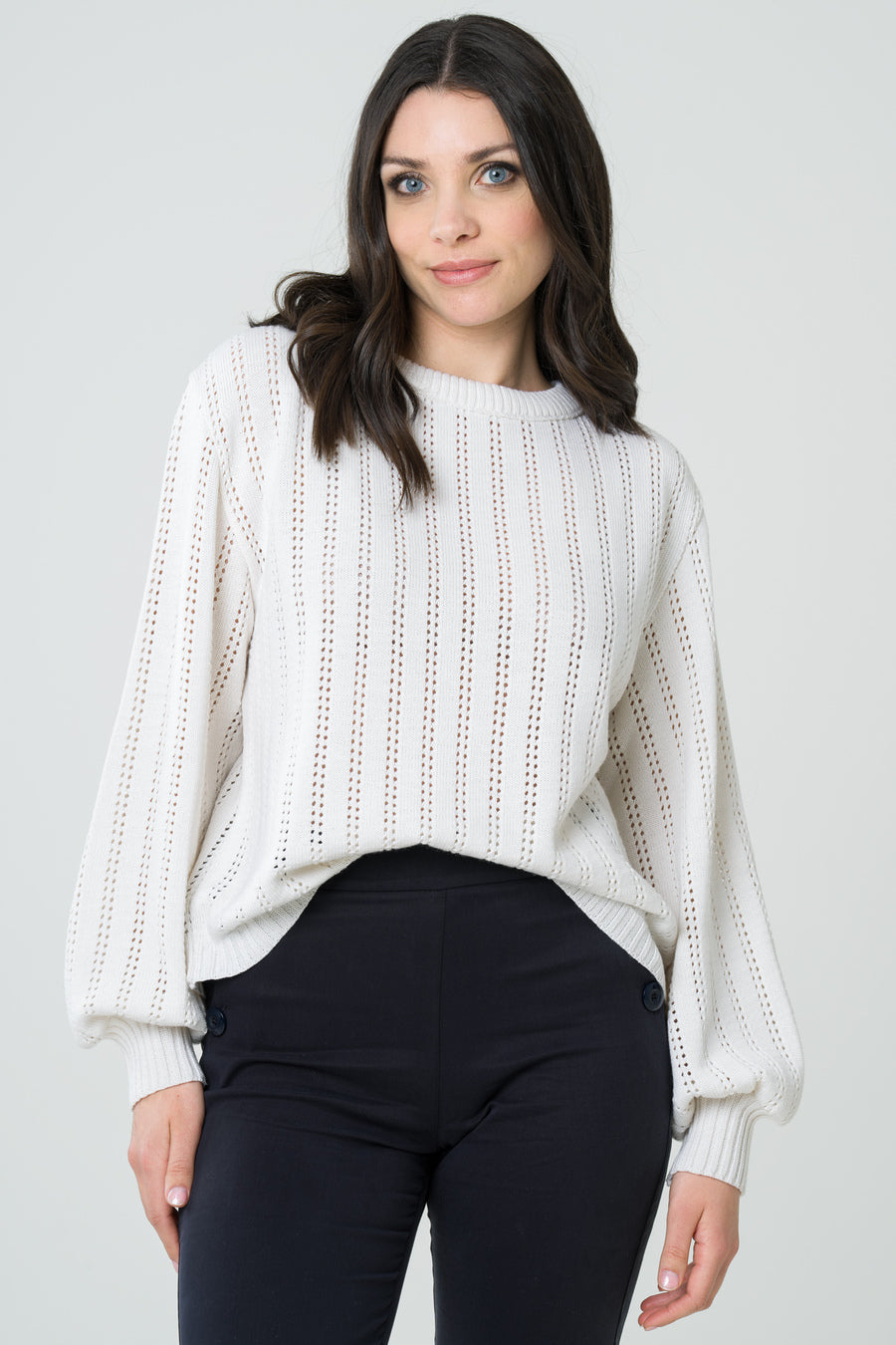 White sweater Lamier made of 100% merino wool by Avani 
