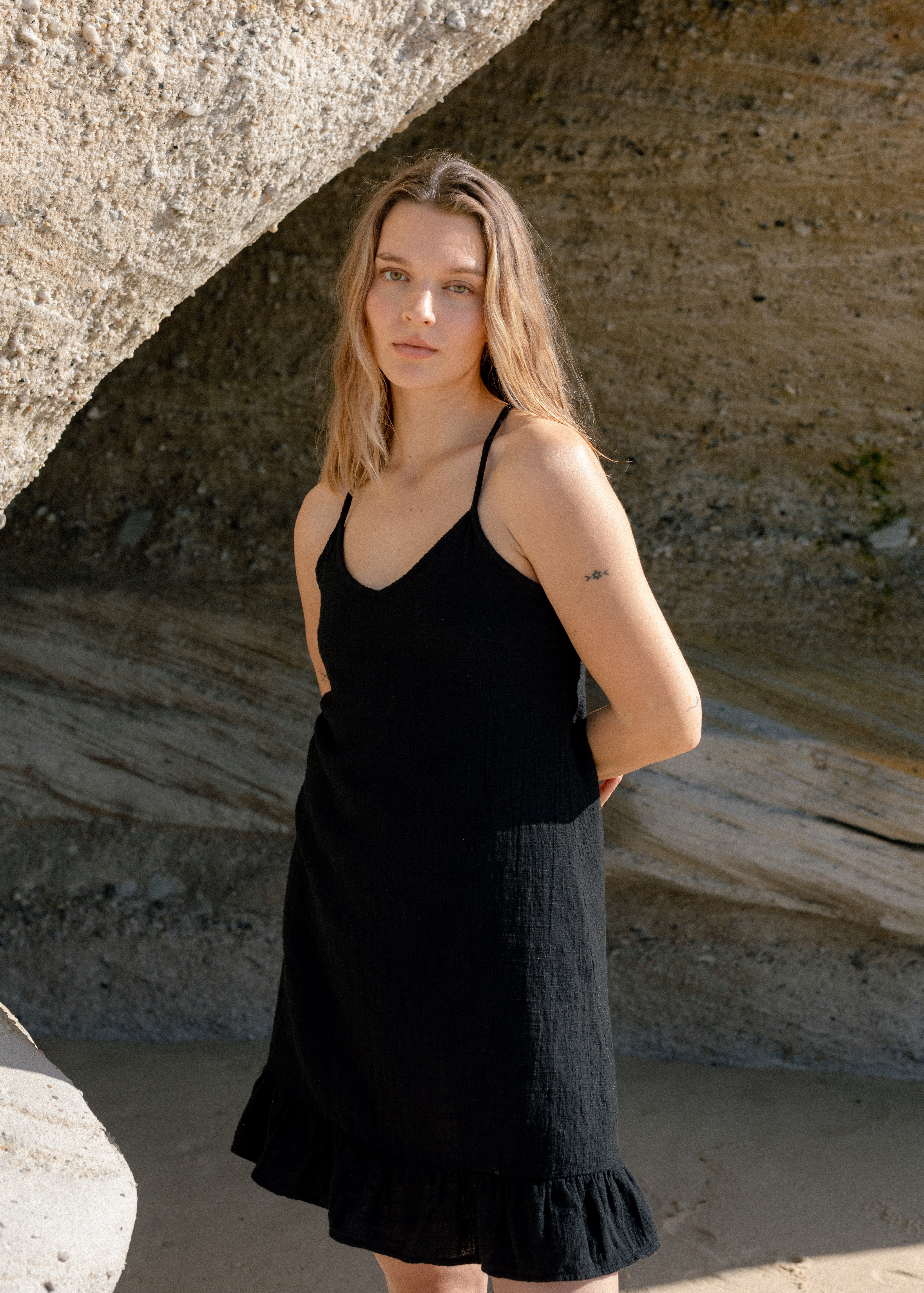 Schwarzes Kleid the Mini aus 100% Bio-Baumwolle von Pura Clothing