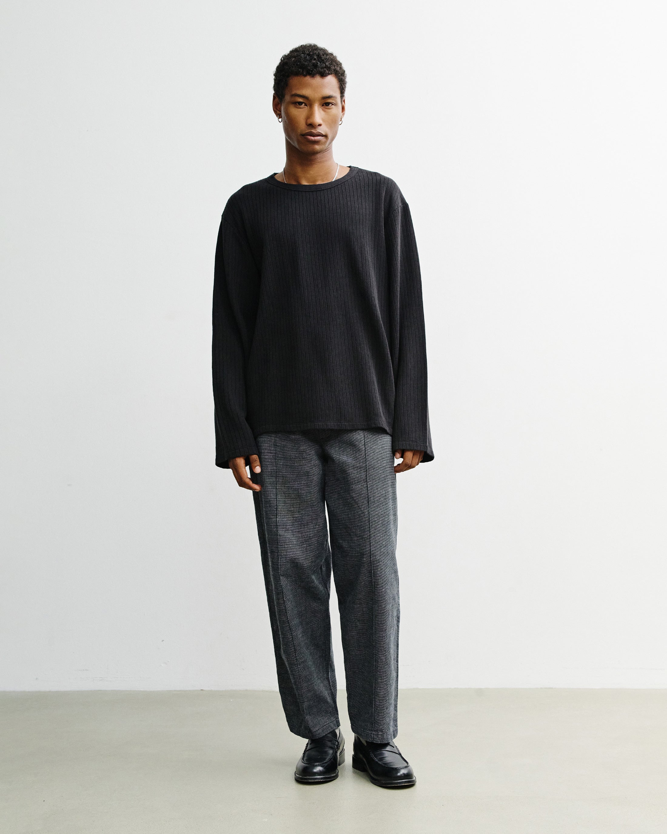 Schwarzes Langarmshirt Oversize aus Bio-Baumwolle von Rotholz