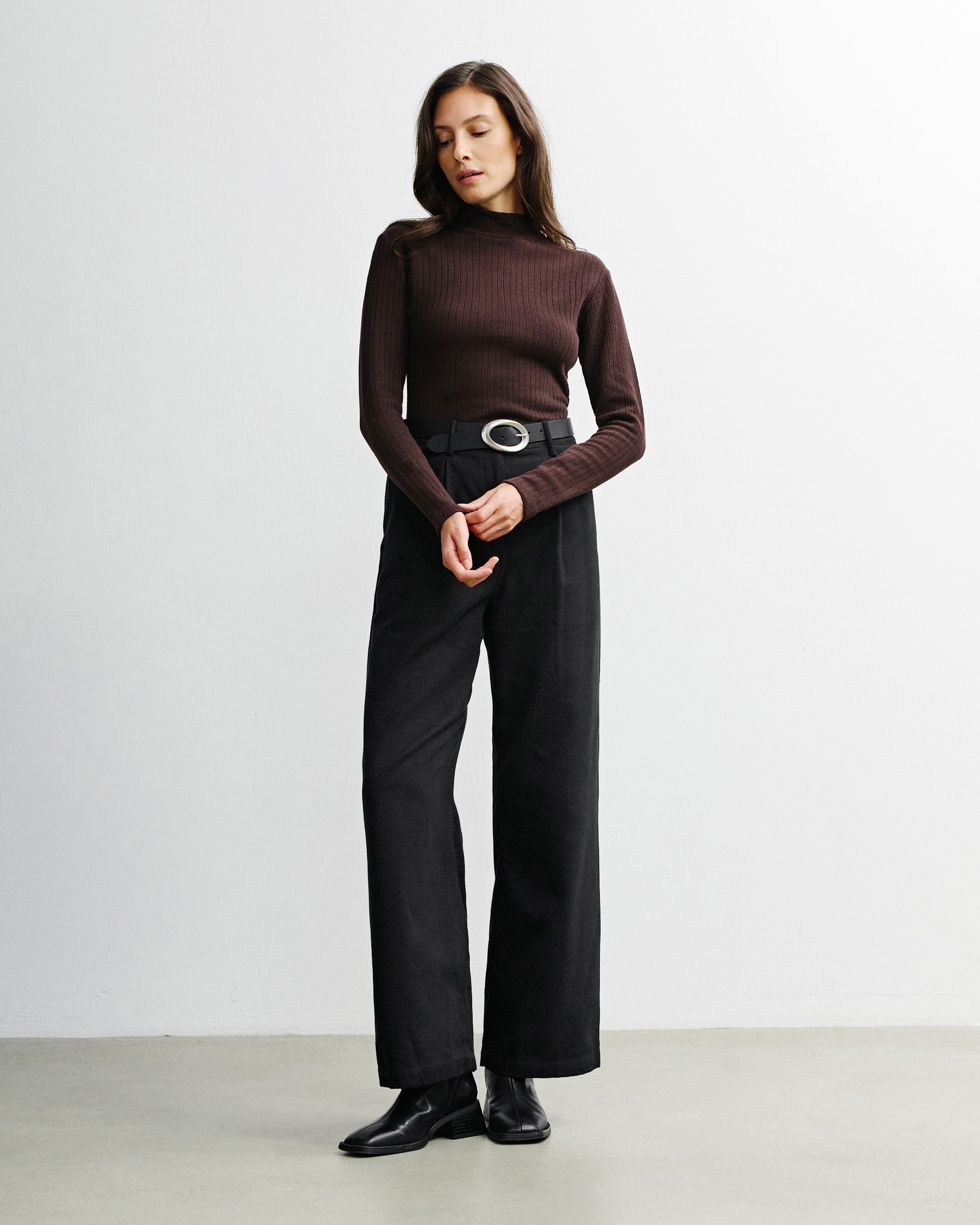 Braunes Langarmshirt Mockneck aus Bio-Baumwolle von Rotholz