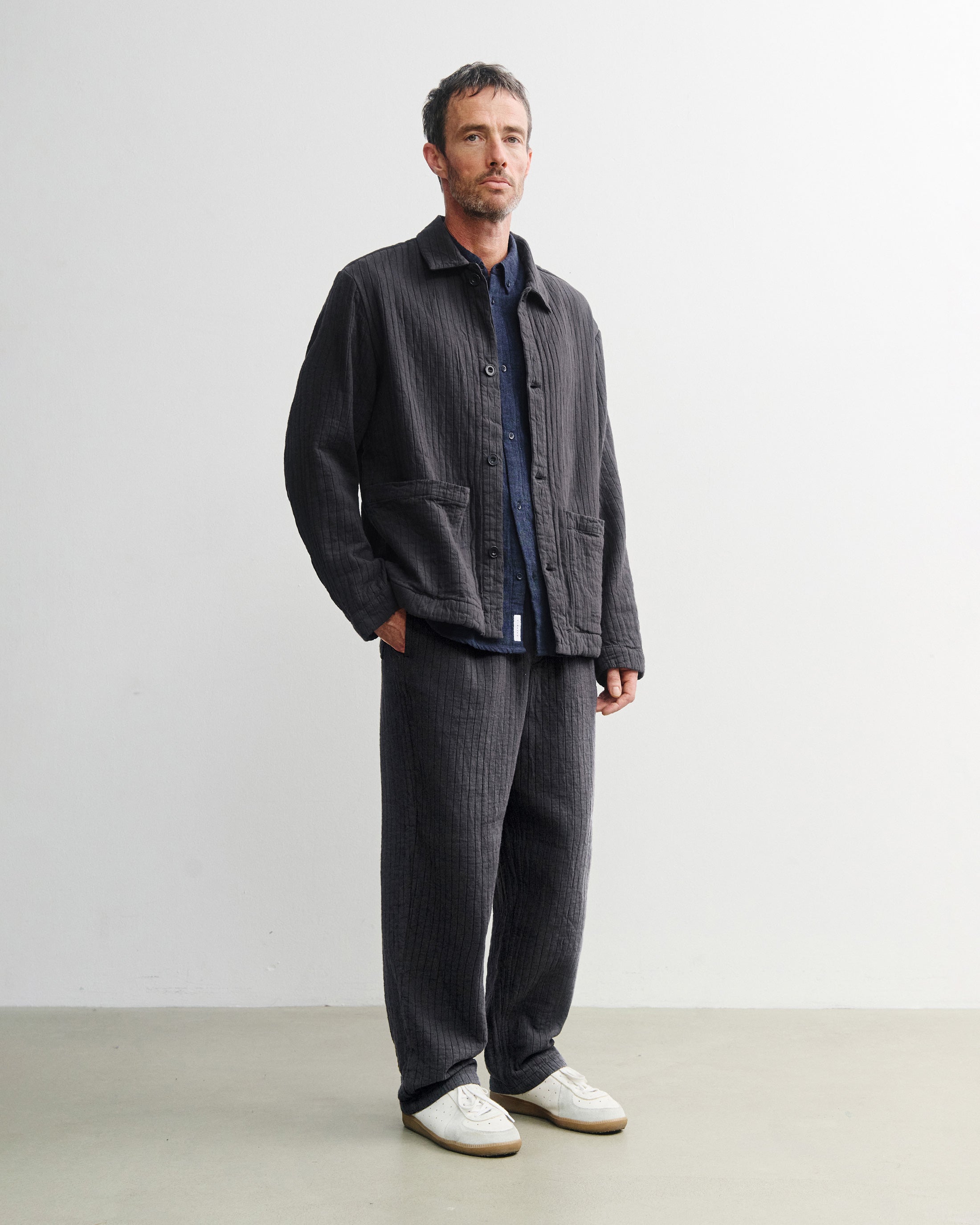 Dunkelgraue Jacke Workwear gerippt aus Bio-Baumwolle von Rotholz