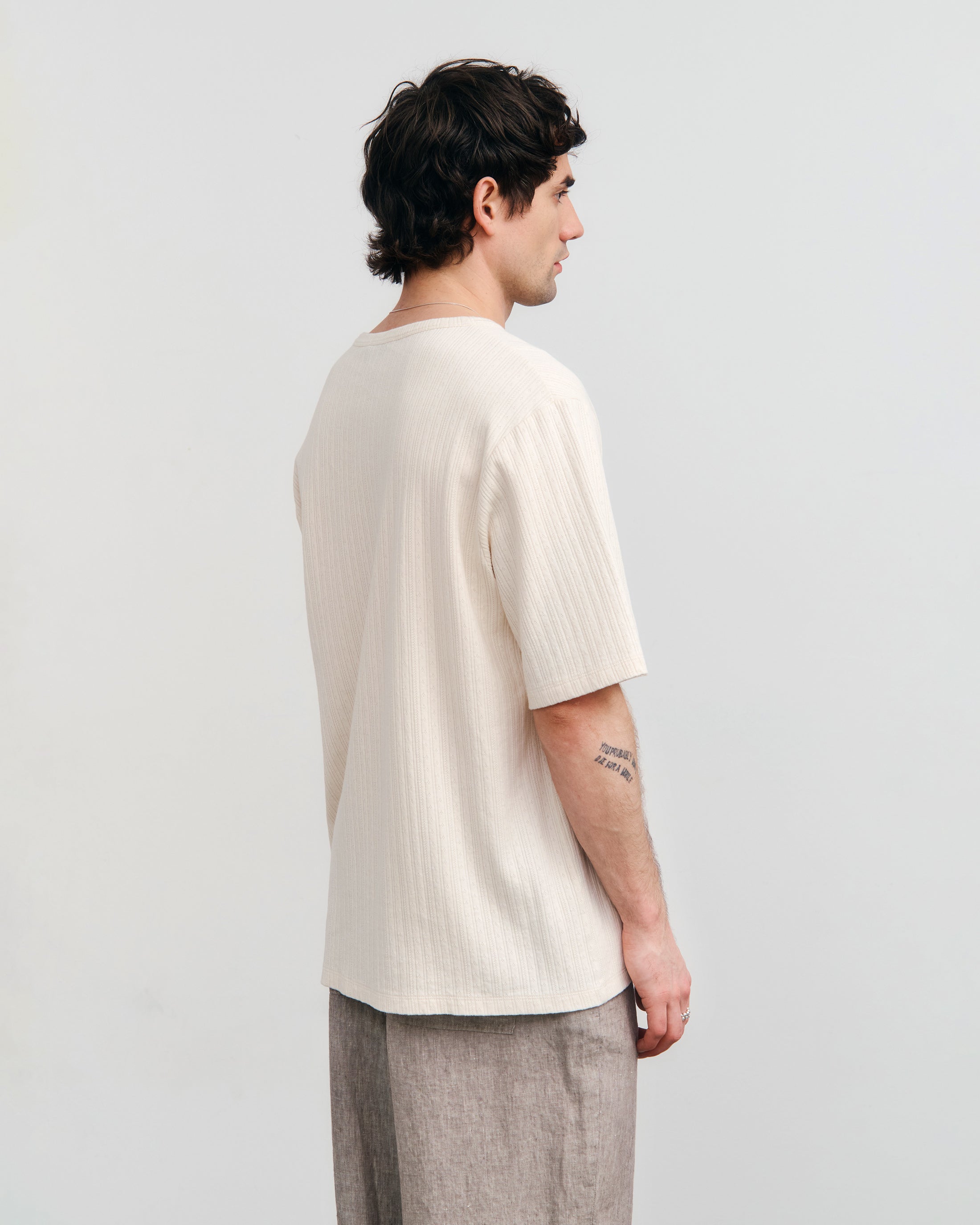 T-shirt côtelé beige en coton biologique Rotholz