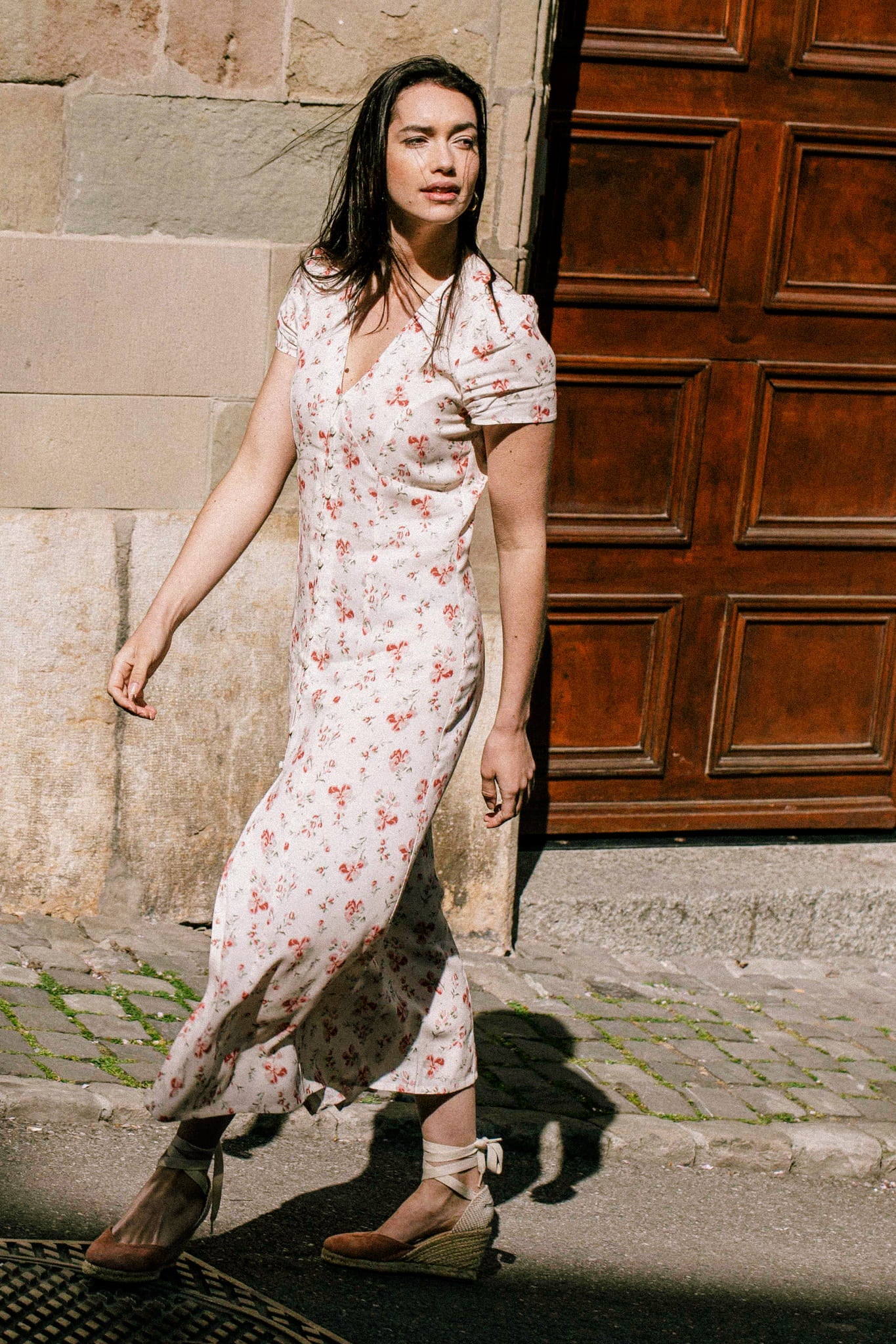 Beiges Kleid aus 100% Ecovero von Avani