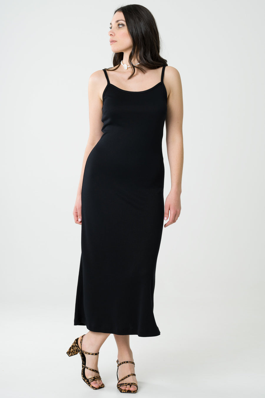 Schwarzes Kleid Hortensia aus Tencel von Avani