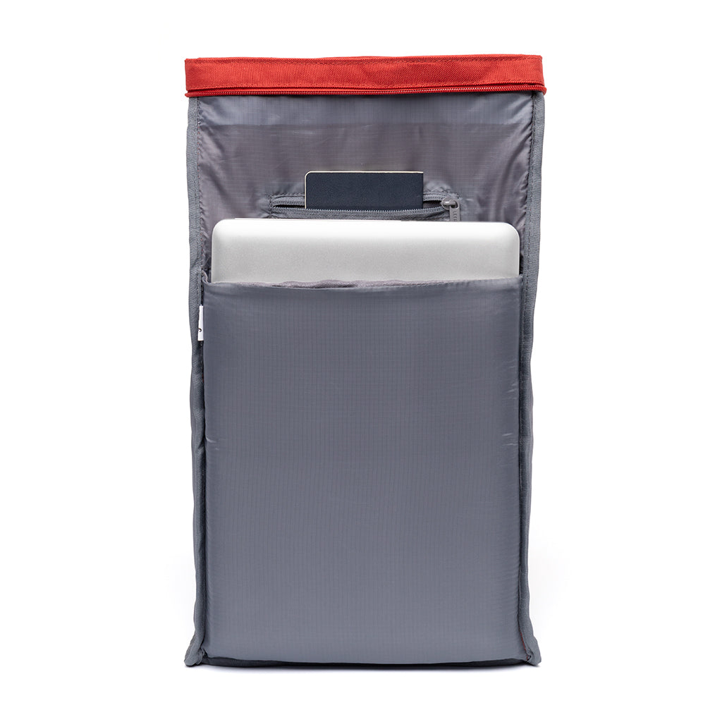 Roter Rucksack Roll Mini aus recyceltem PET von Lefrik