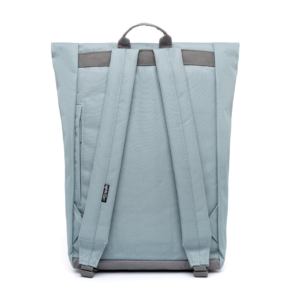 Hell-blauer Rucksack Roll Reflective (19l) aus recycelten PET-Plastikflaschen von Lefrik