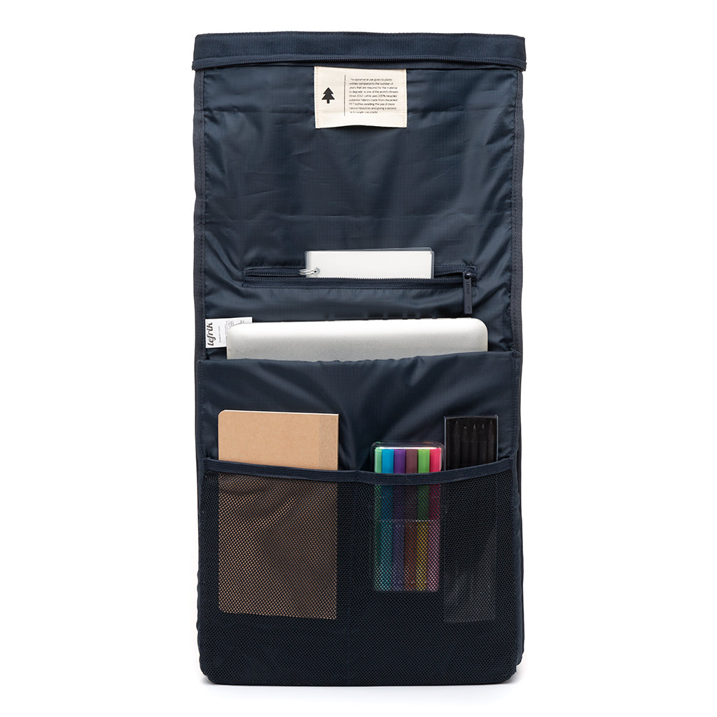Schwarzer Rucksack Roll Reflective (19l) aus recycelten PET-Plastikflaschen von Lefrik