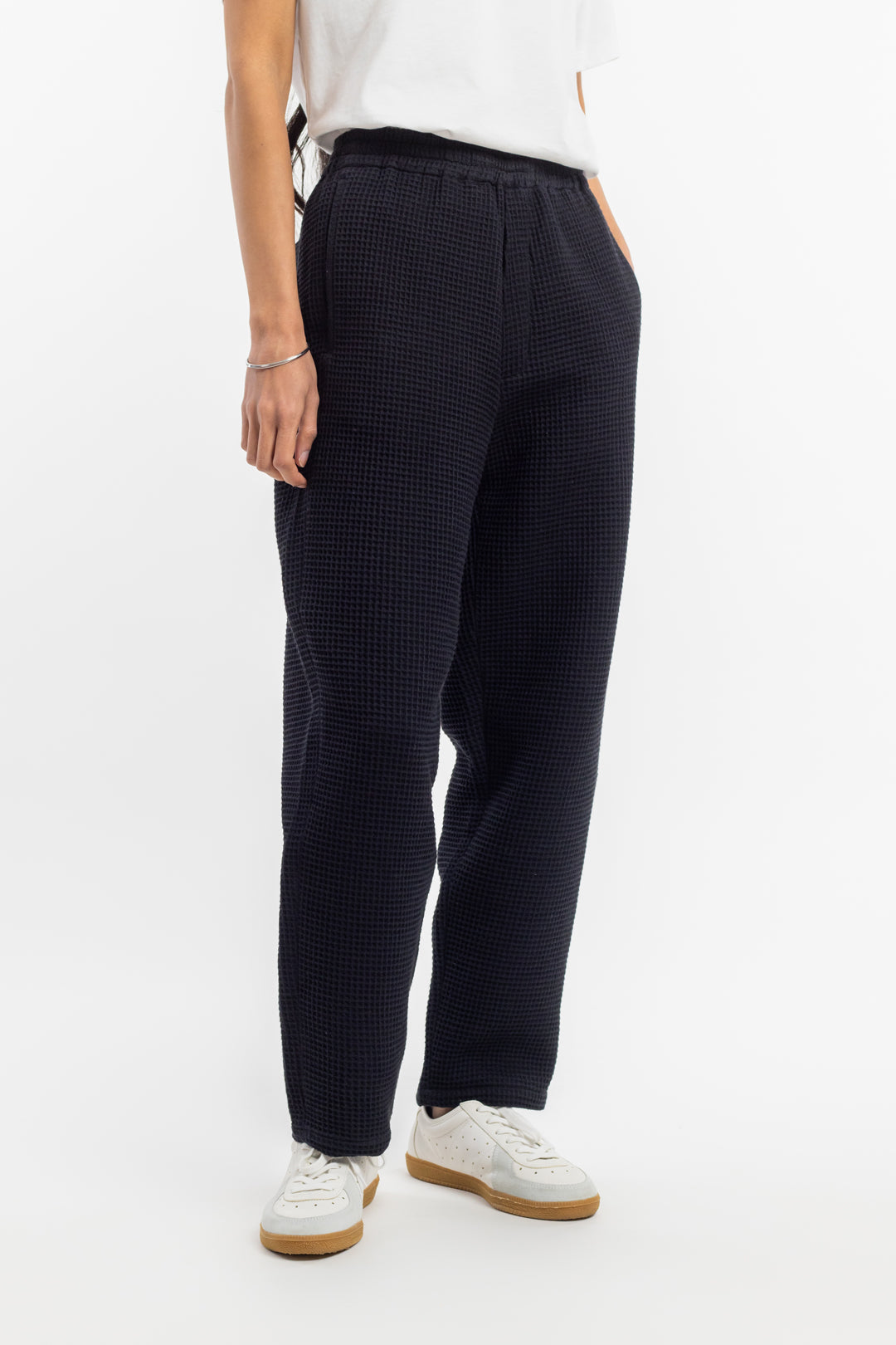 Black wide trousers Waffle made from 100% organic cotton by Rotholz