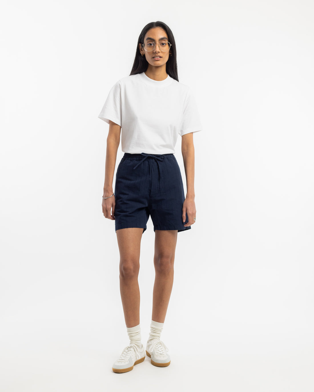 Dark blue shorts made of organic cotton &amp; linen by Rotholz