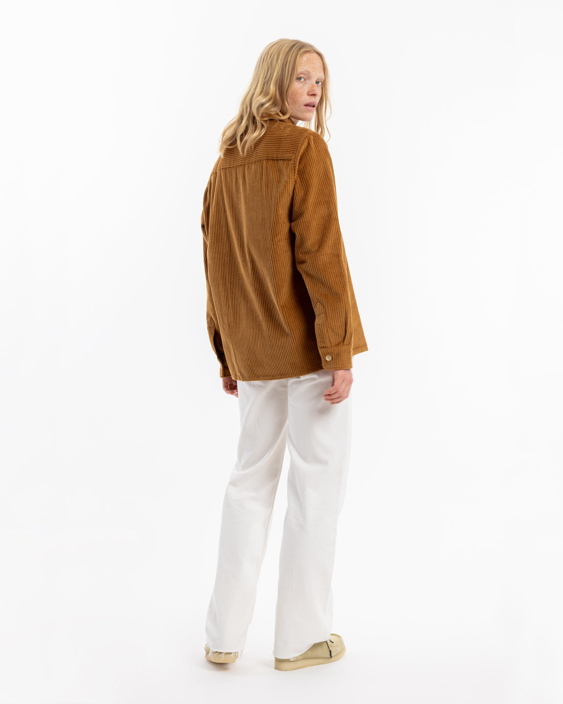 Brown corduroy shirt made from 100% organic cotton from Rotholz