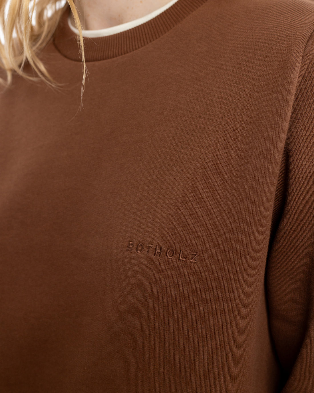 Brauner Sweater Logo aus Bio-Baumwolle von Rotholz