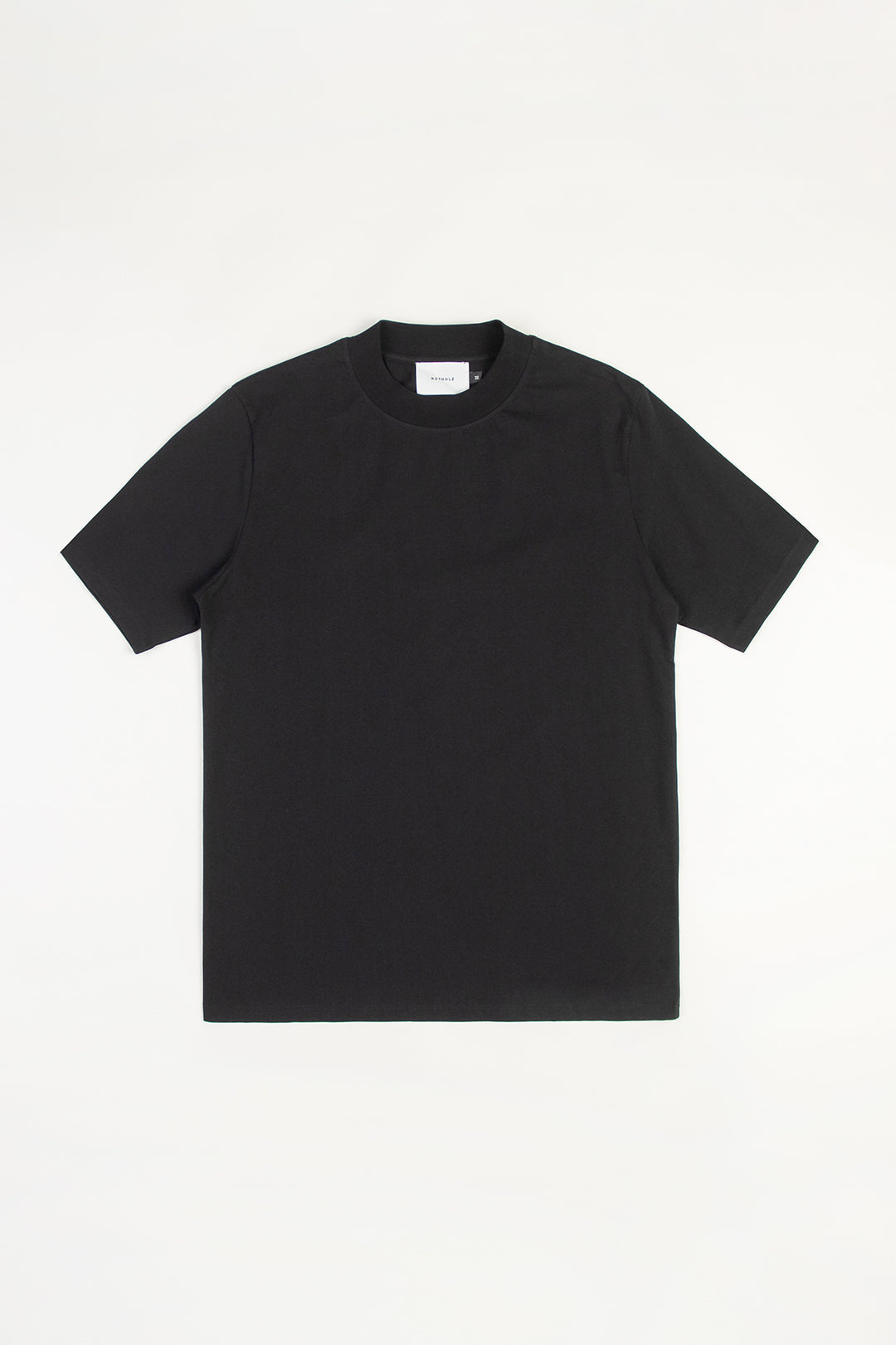 Schwarzes T-Shirt mit breitem Kragen aus 100% Bio Baumwolle von Rotholz