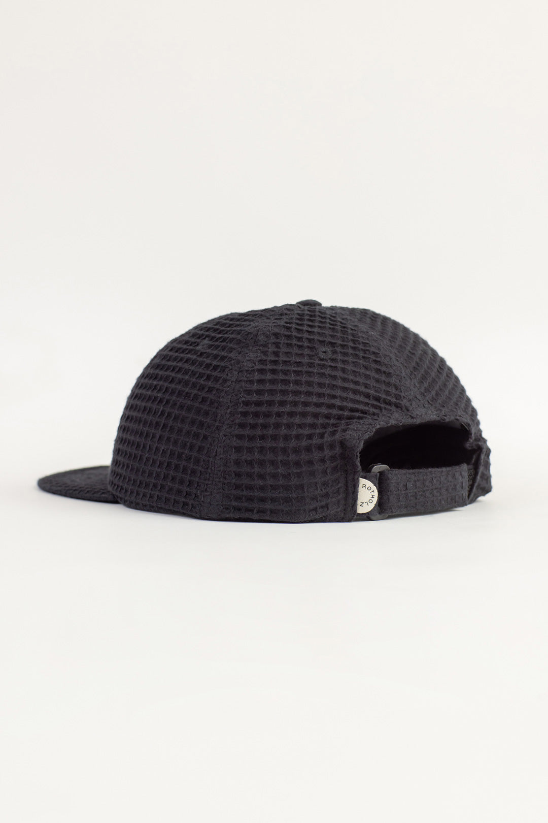 Black waffle cap made from 100% organic cotton by Rotholz