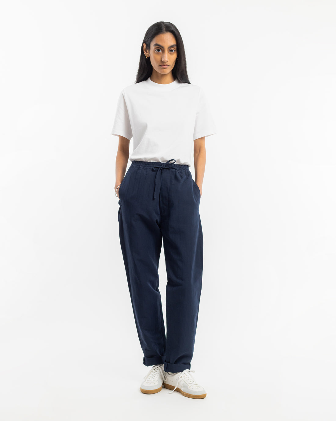 Dark blue trousers made of organic cotton &amp; linen by Rotholz