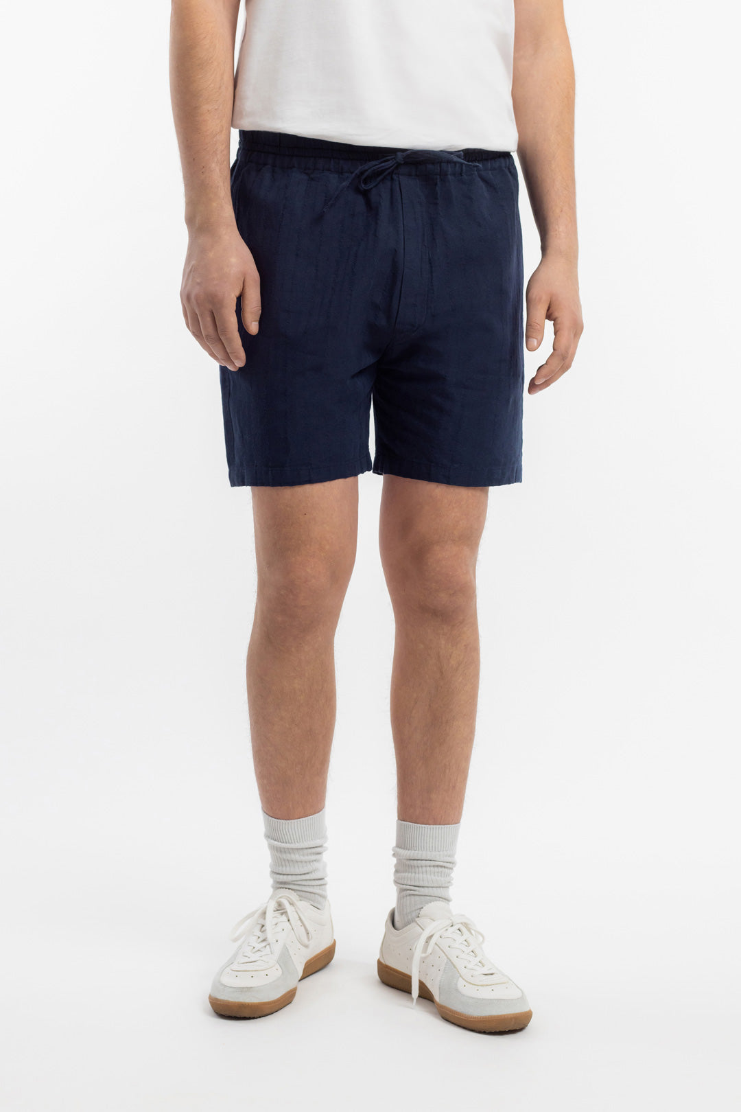 Dark blue shorts made of organic cotton &amp; linen by Rotholz