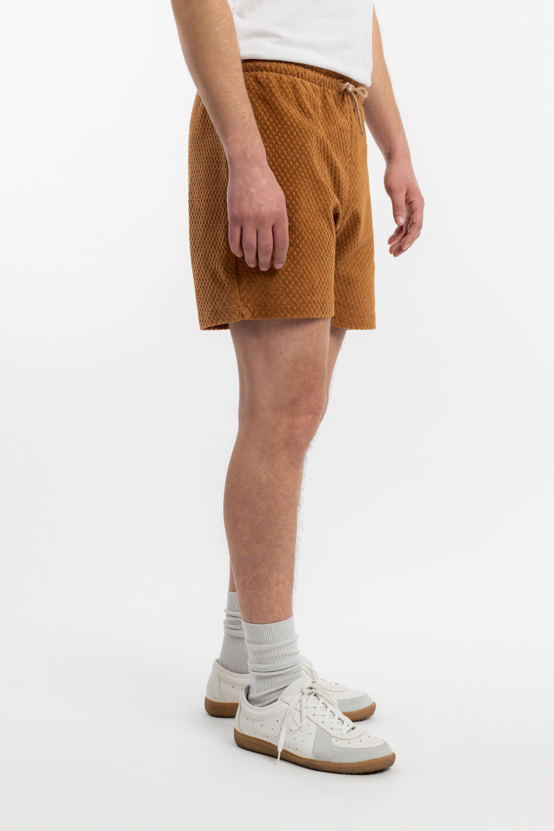 Karamellfarbene kurze Hose aus 100% Bio-Baumwolle-Jersey von Rotholz