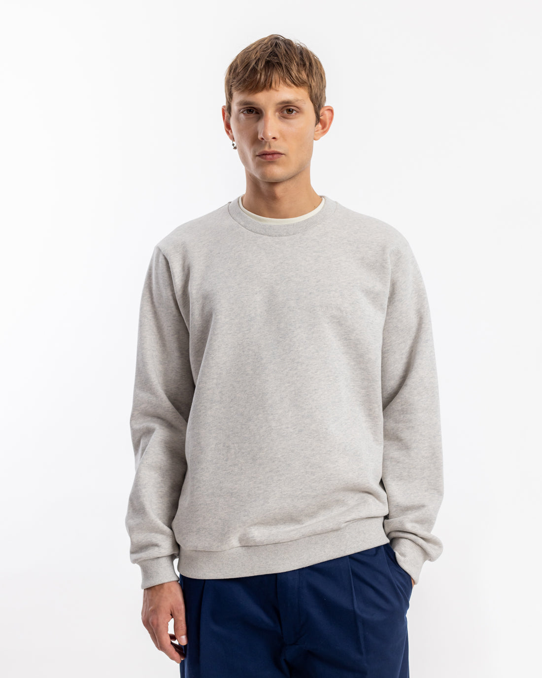 Light gray sweater logo made of organic cotton from Rotholz