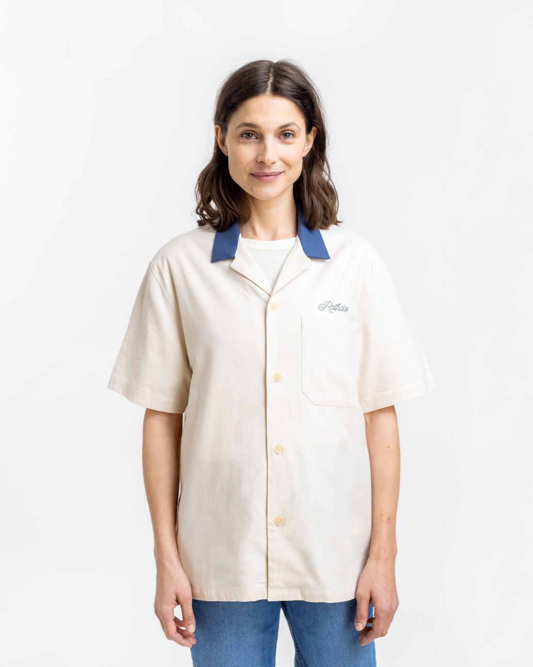 White, short-sleeved bowling shirt made from 100% organic cotton from Rotholz