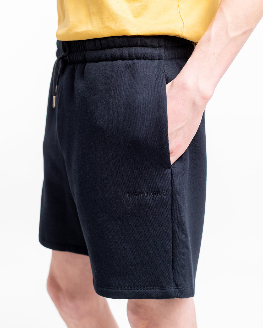 Schwarze Sweatshorts Logo aus 100% Bio-Baumwolle von Rotholz