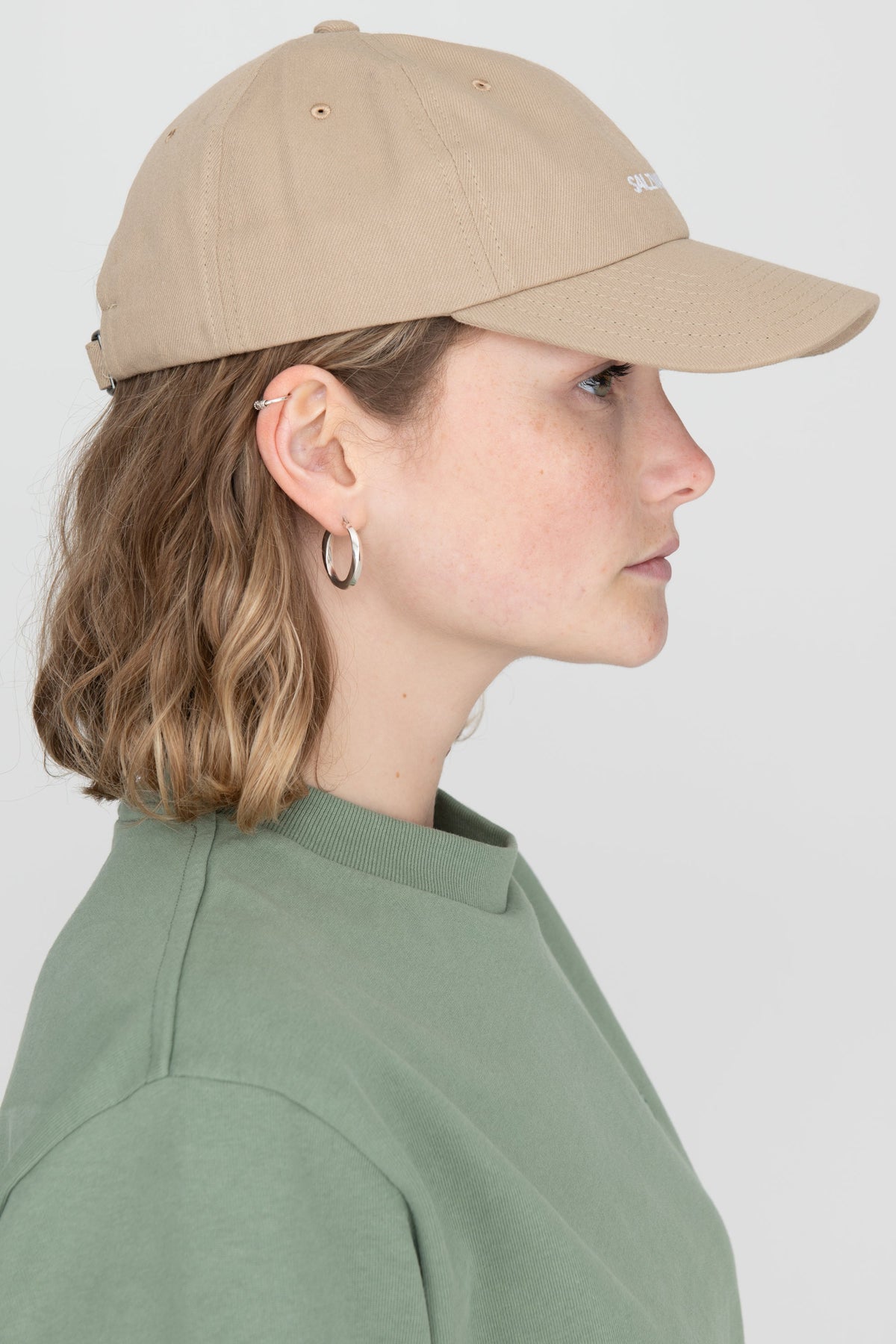Klassische Base Cap von SALZWASSER in Sand mit Schriftzug