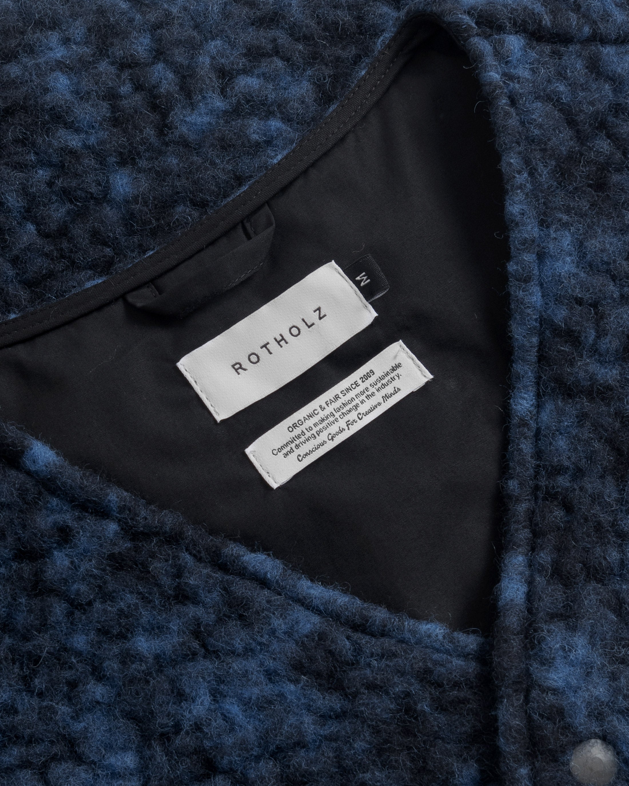 Blaue Weste Sherpa aus Bio-Wolle von Rotholz