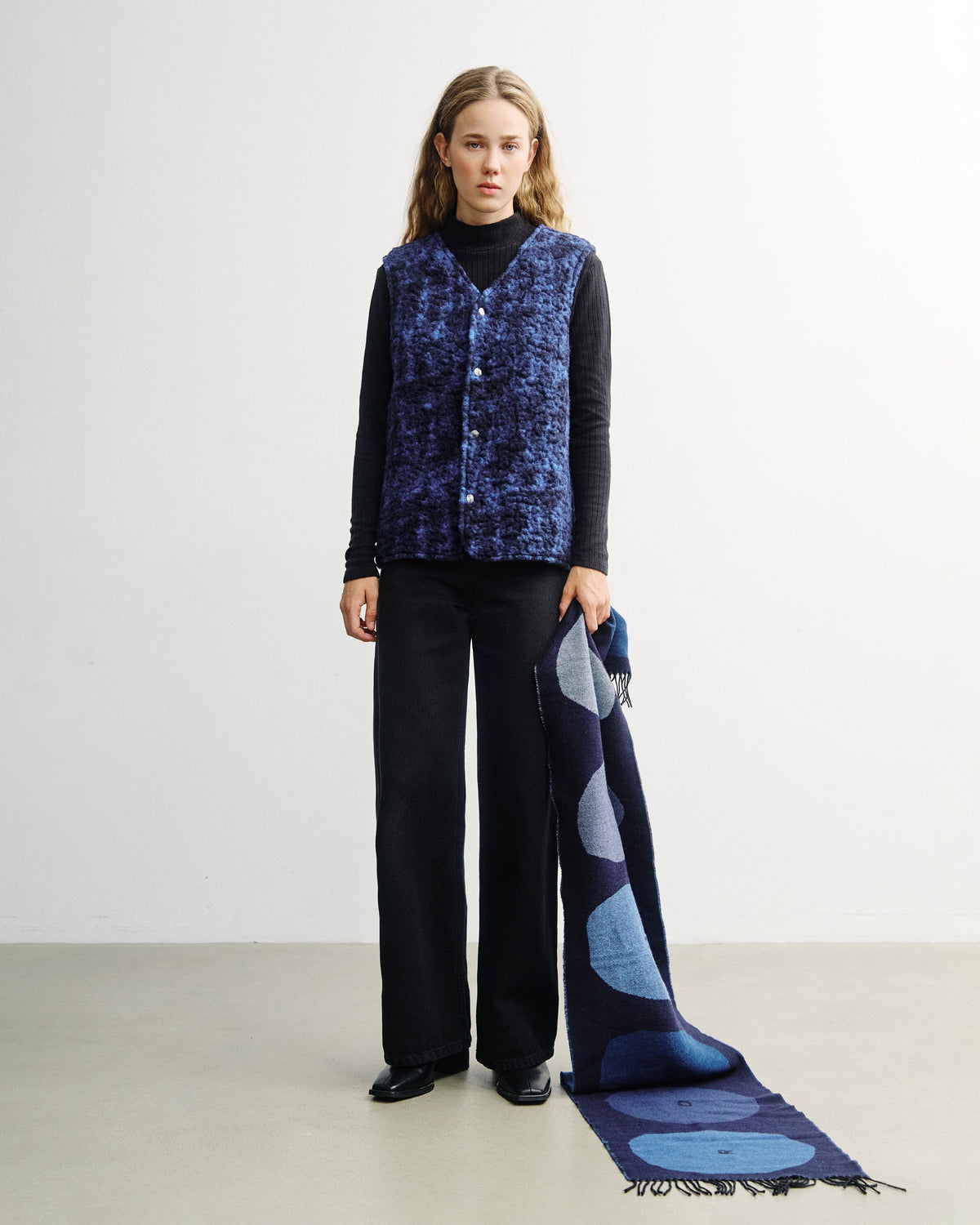 Blaue Weste Sherpa aus Bio-Wolle von Rotholz