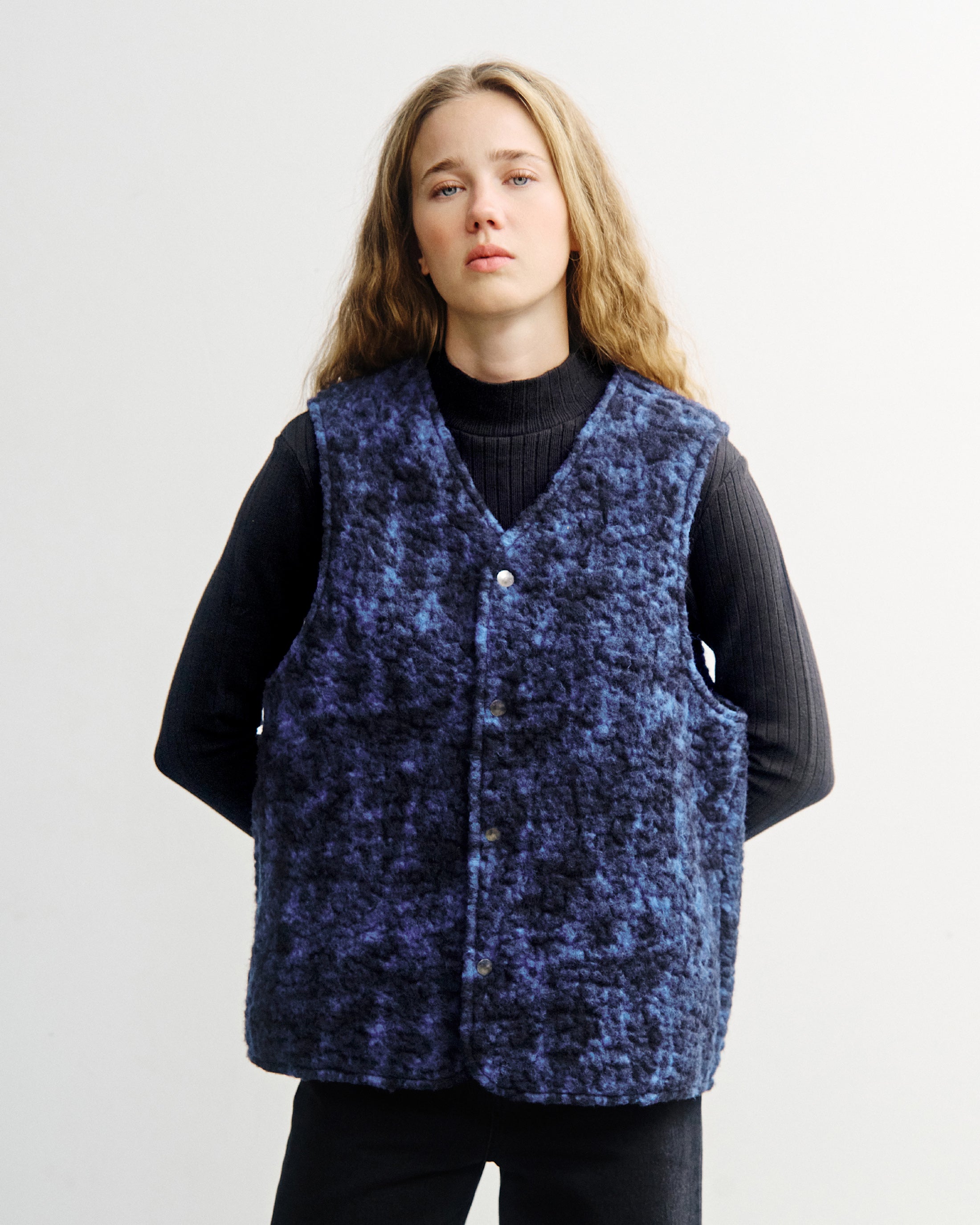 Blaue Weste Sherpa aus Bio-Wolle von Rotholz