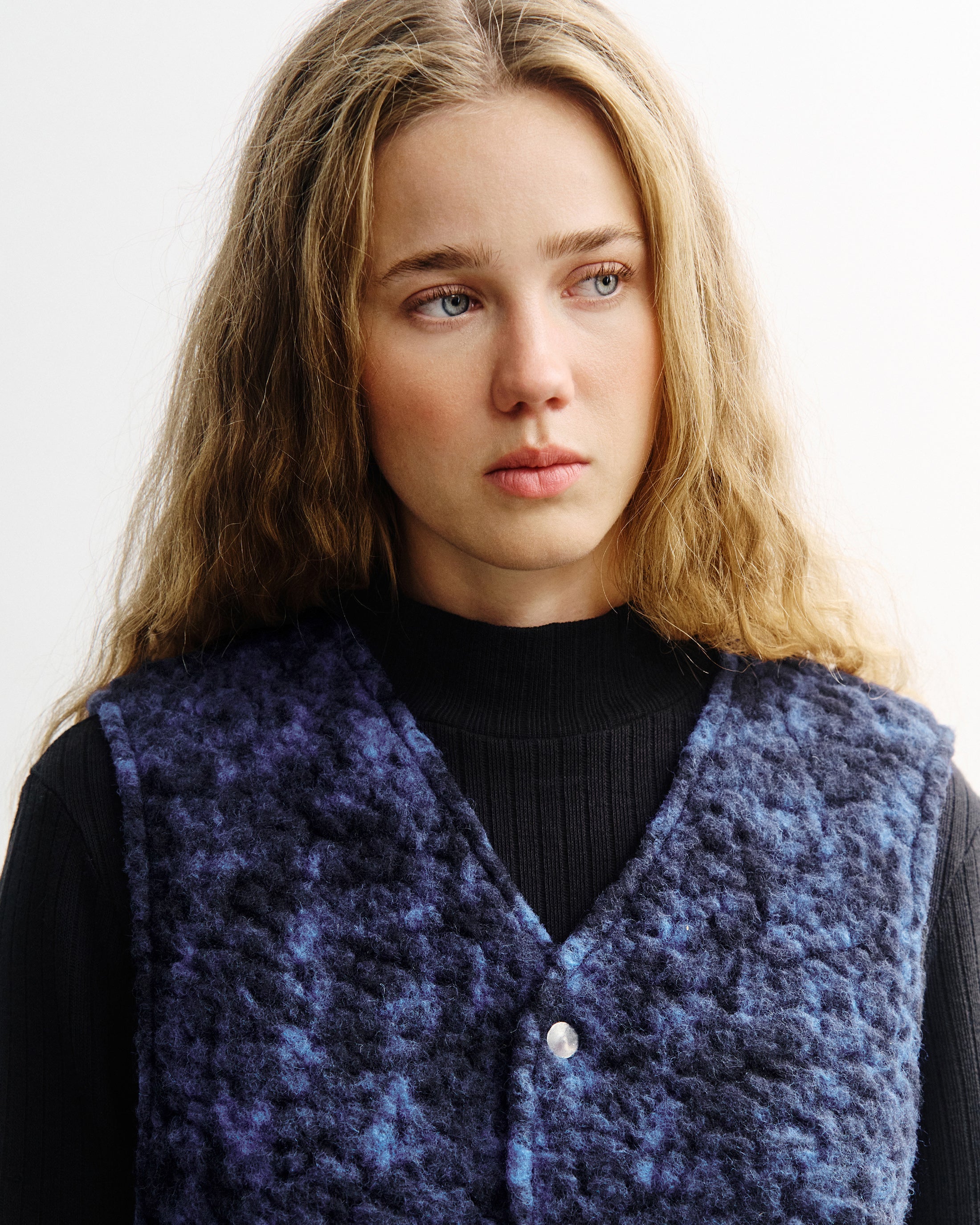 Blaue Weste Sherpa aus Bio-Wolle von Rotholz