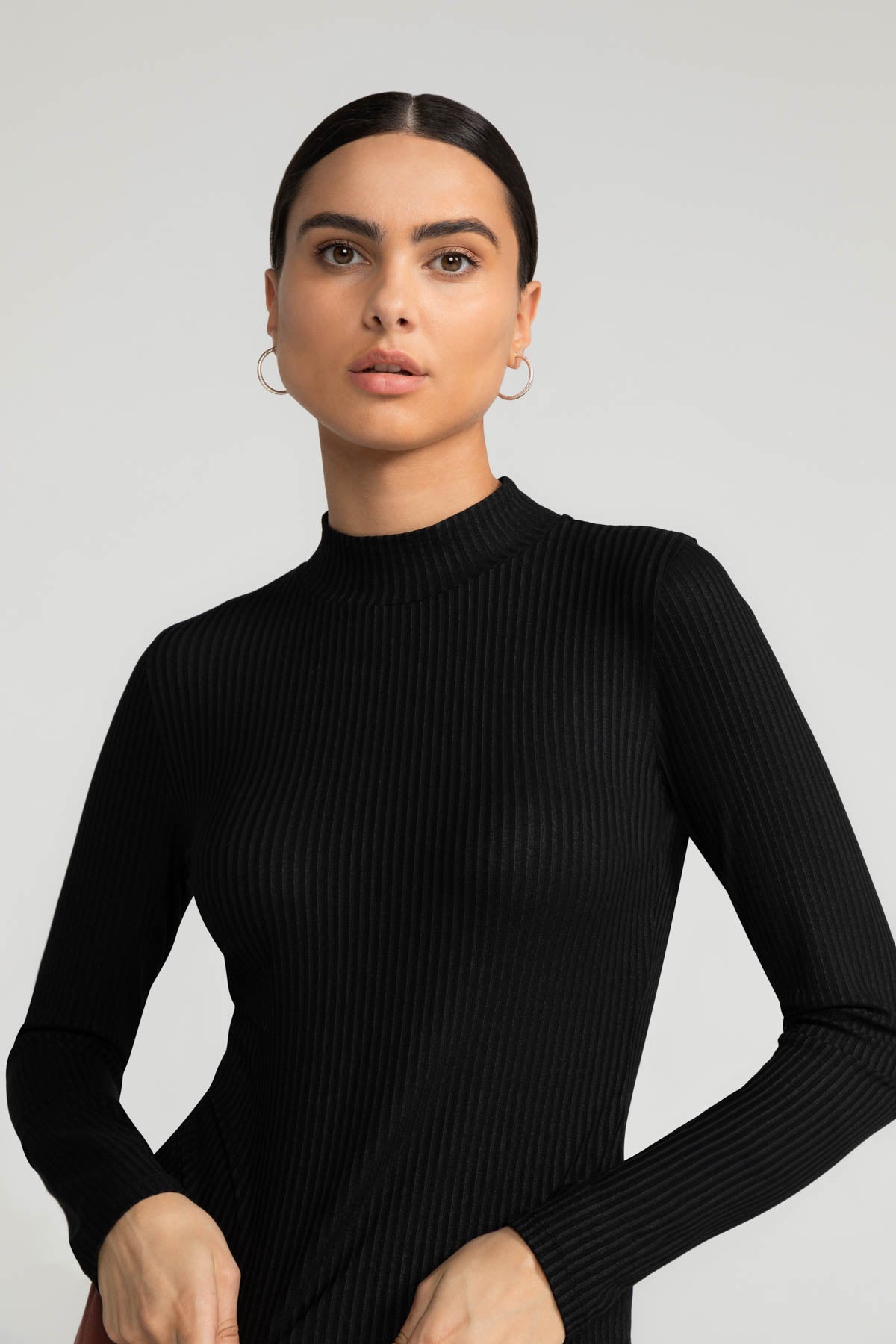 Long-sleeved shirt DIMAYA in black by LOVJOI made of TENCEL™