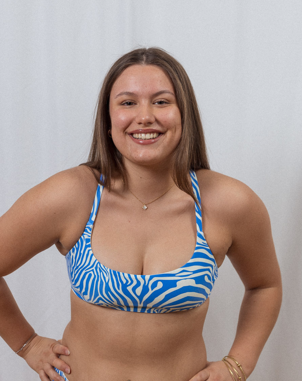 Sport top Camilo - blue zebra made of Econyl by Tías &amp; Olives