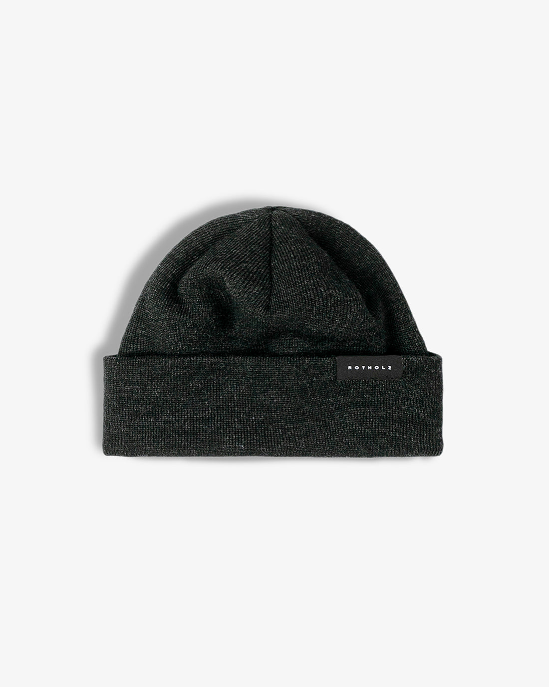 Black short hat made of 100% organic merino wool by Rotholz