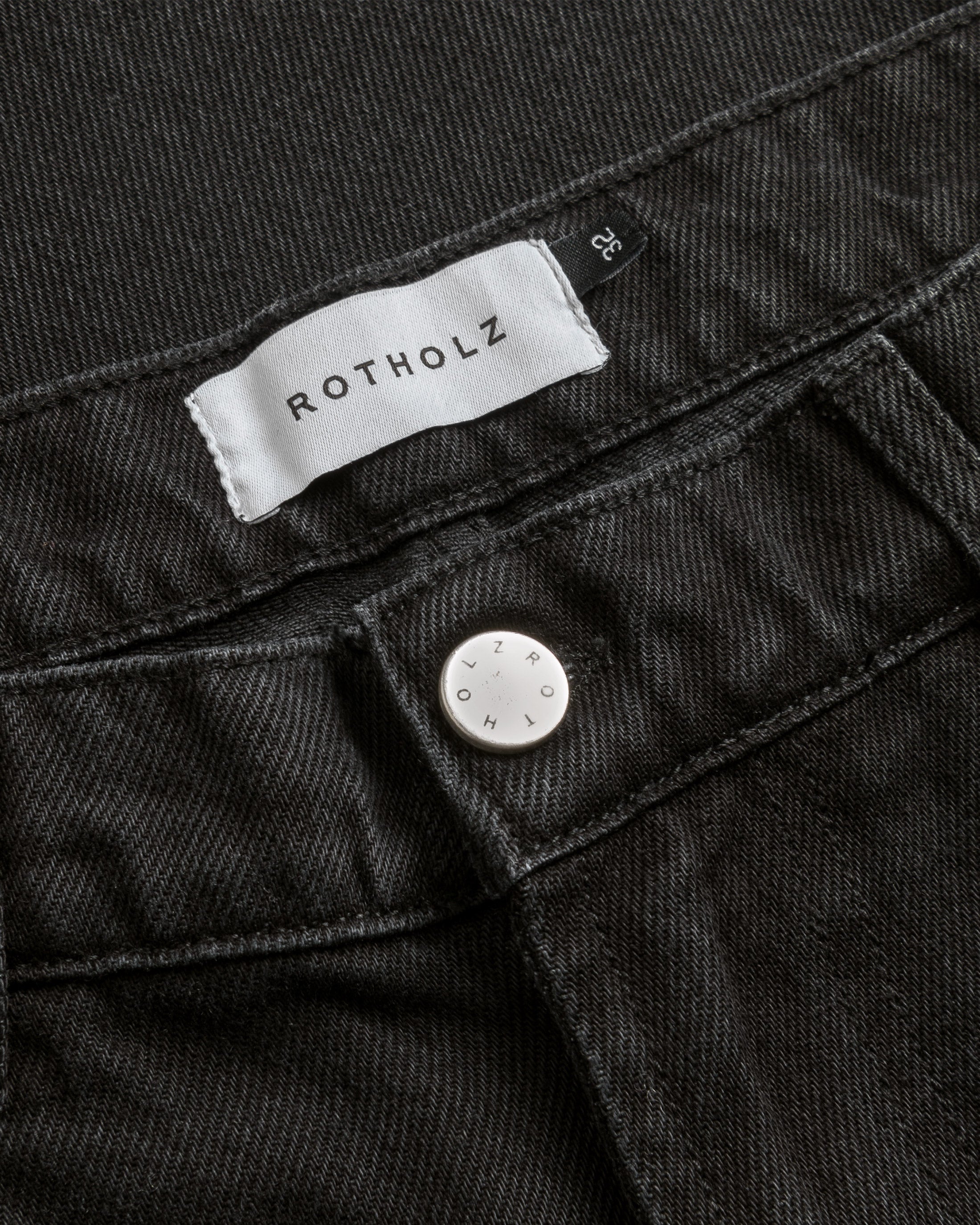 Schwarze Jeans Straight Leg aus 100% Bio-Baumwolle von Rotholz
