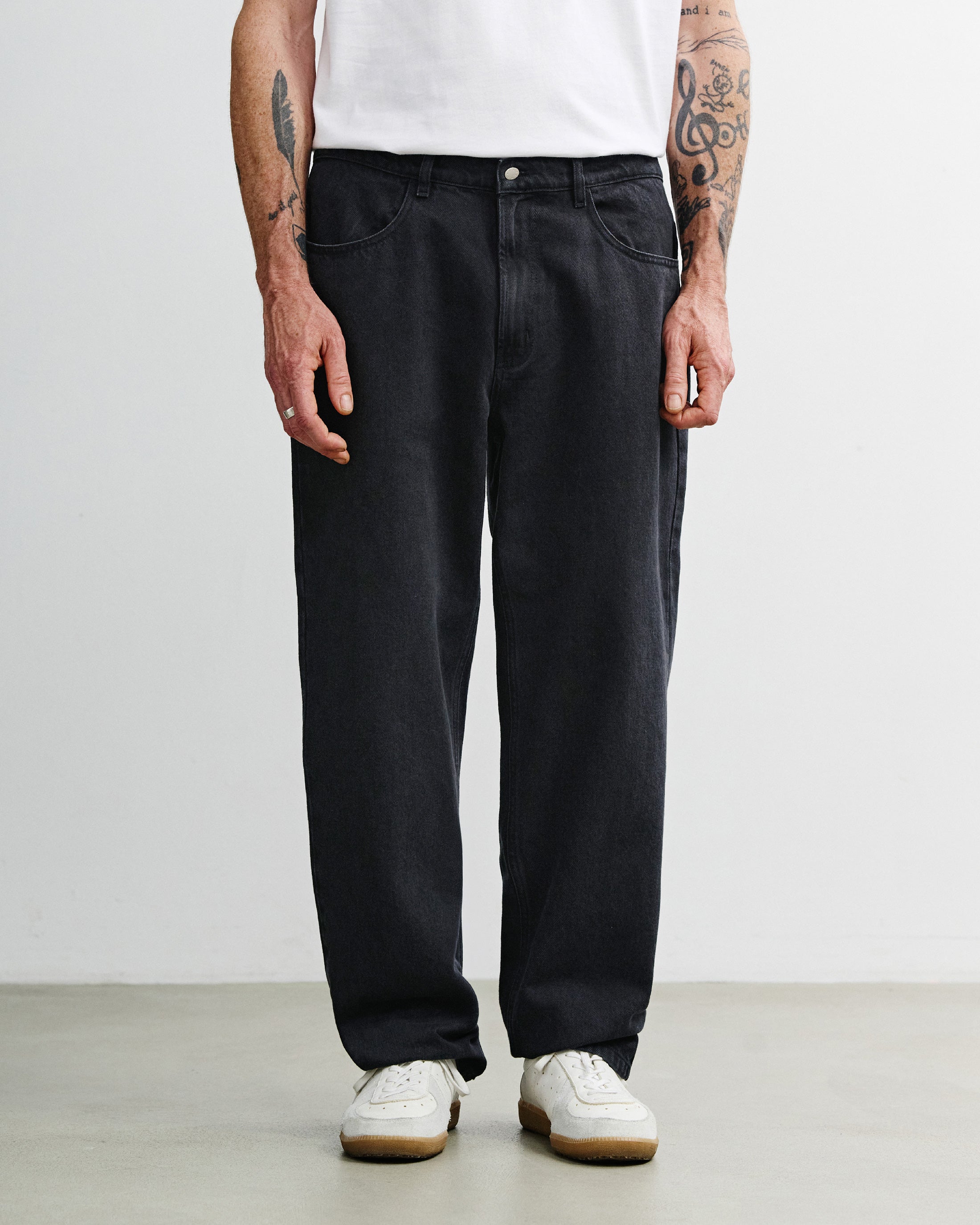 Schwarze Jeans Straight Leg aus 100% Bio-Baumwolle von Rotholz