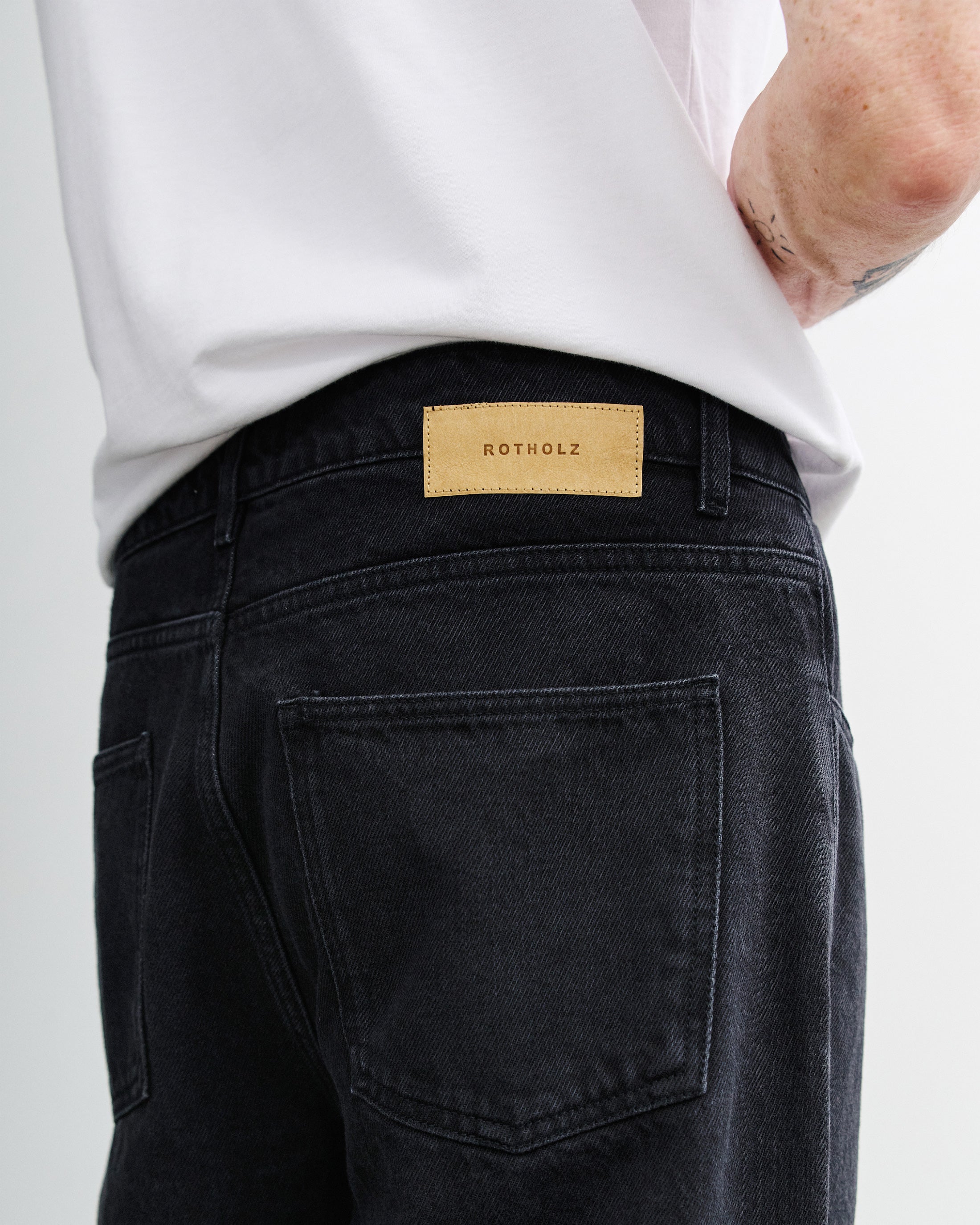 Schwarze Jeans Straight Leg aus 100% Bio-Baumwolle von Rotholz