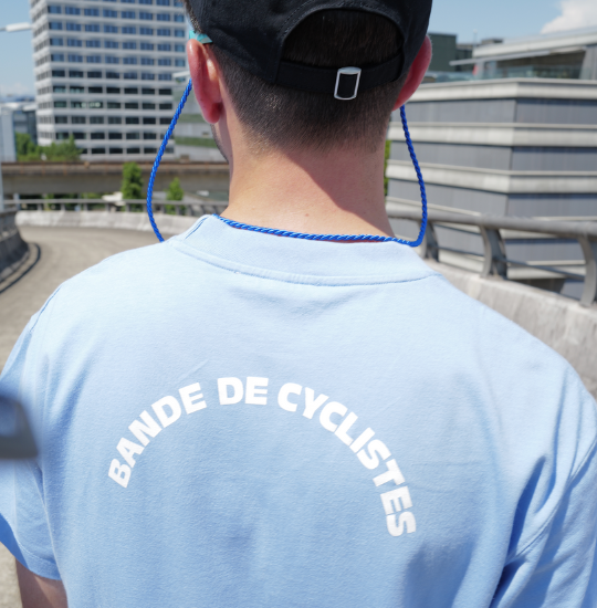 Tee-shirt | Marseille | Bleu clair | Unisexe en coton biologique de Bande de Cyclistes