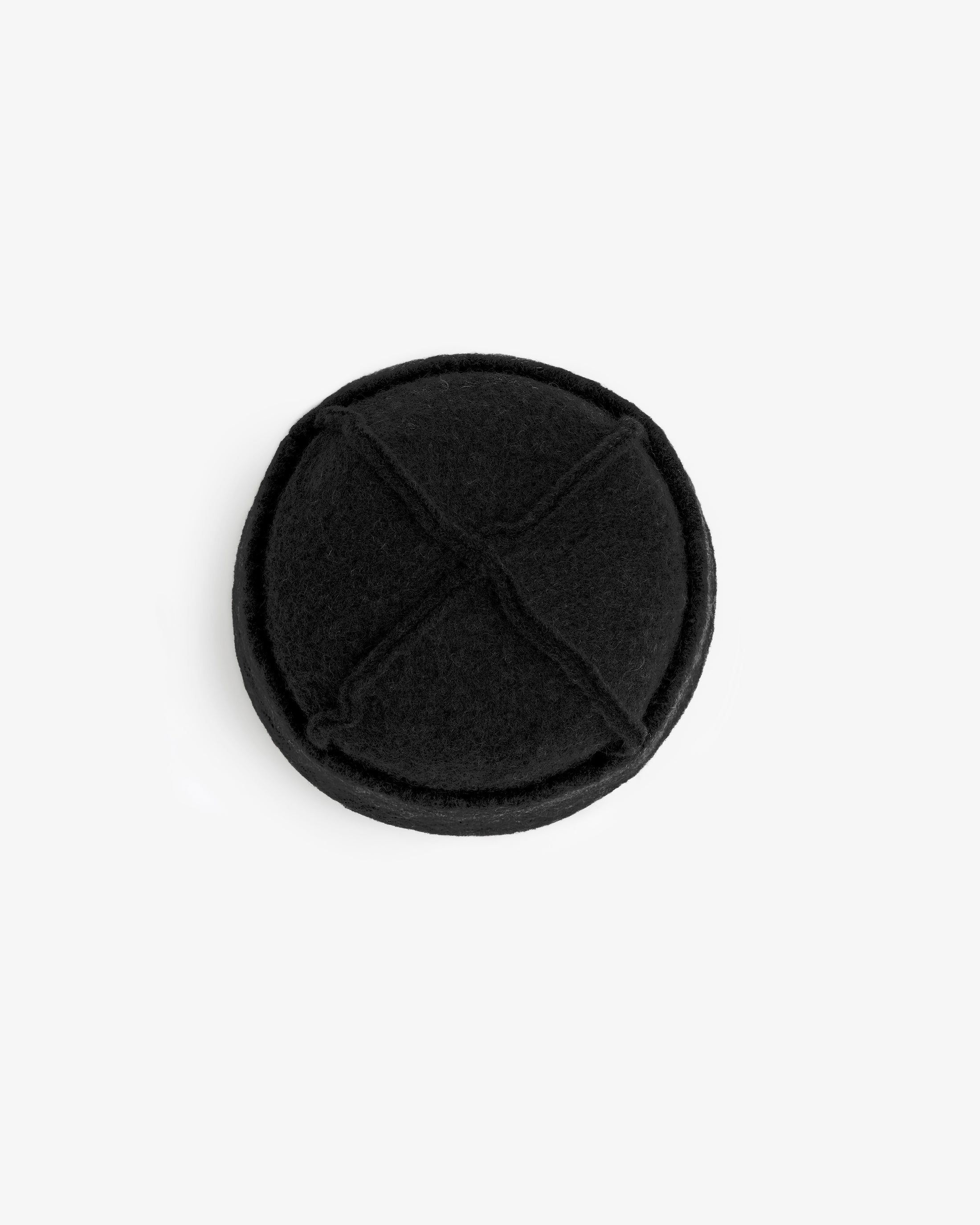 Schwarze Wollmütze Toque aus Bio-Wolle von Rotholz