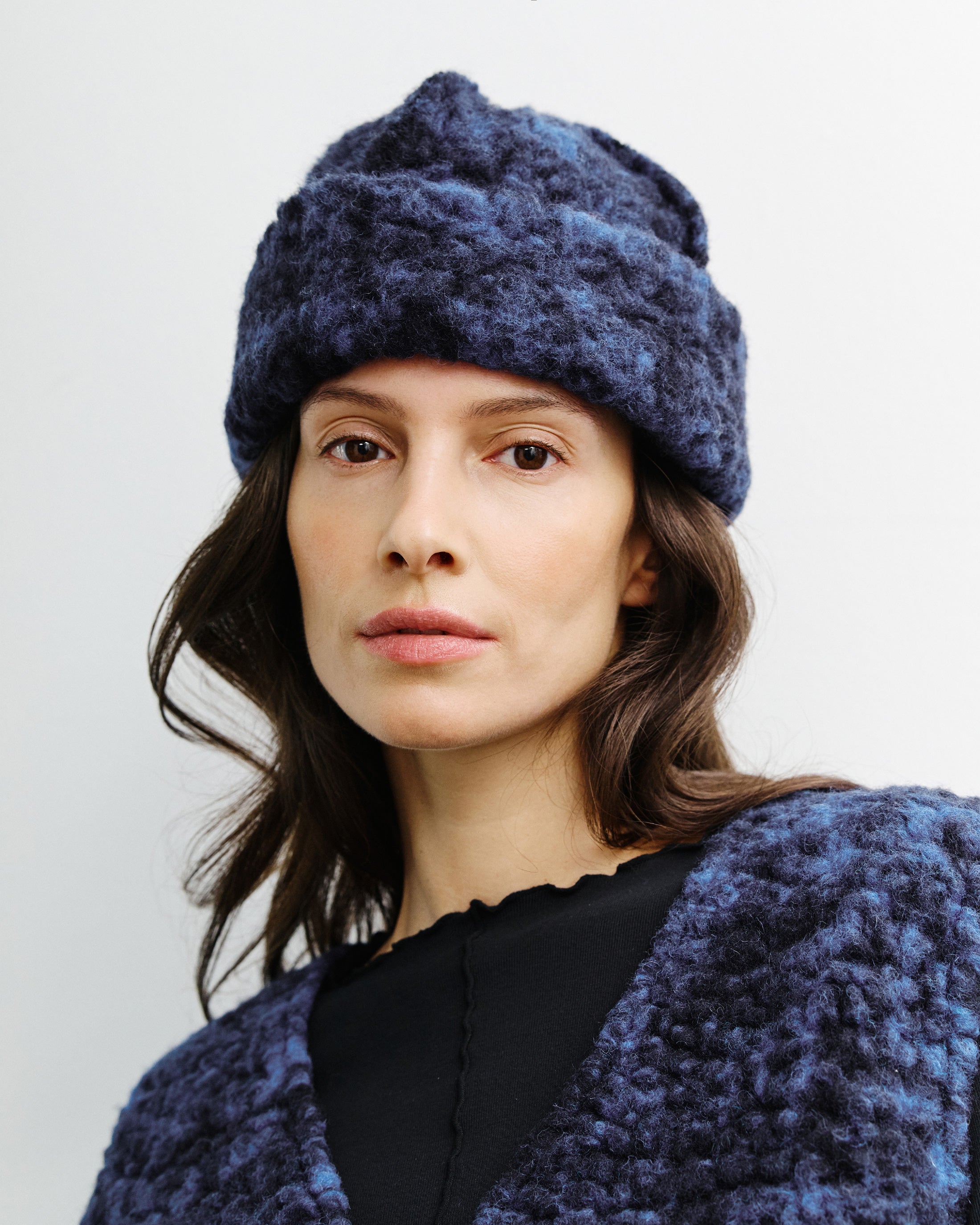 Blaue Sherpa Toque-Mütze aus Bio-Wolle von Rotholz