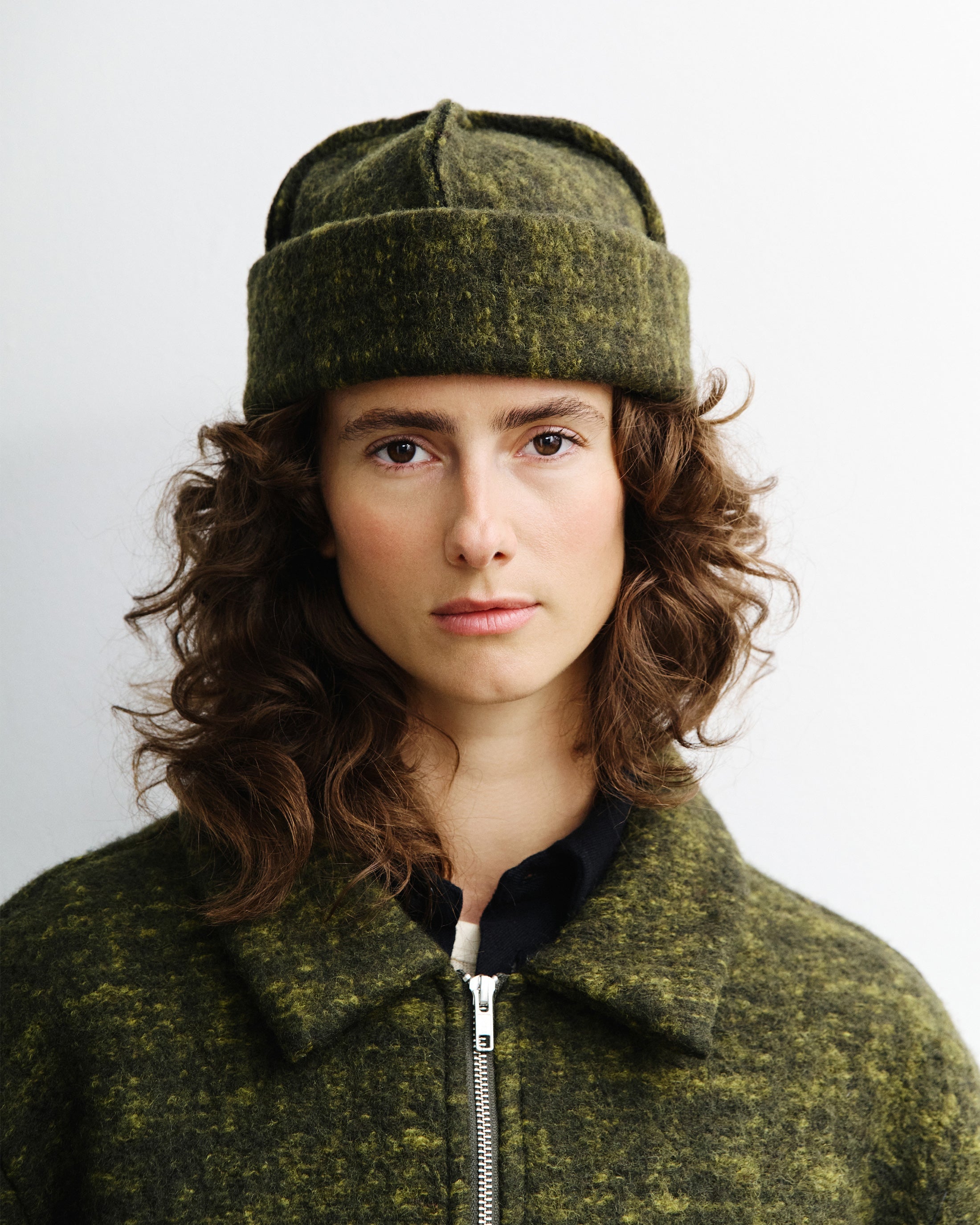 Grüne Melange Toque-Mütze aus Bio-Wolle von Rotholz