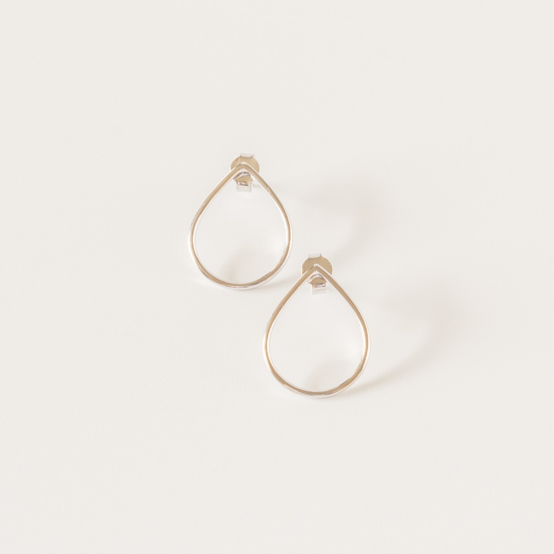 Ohrringe A drop in the Ocean aus Silber von V Design Lab