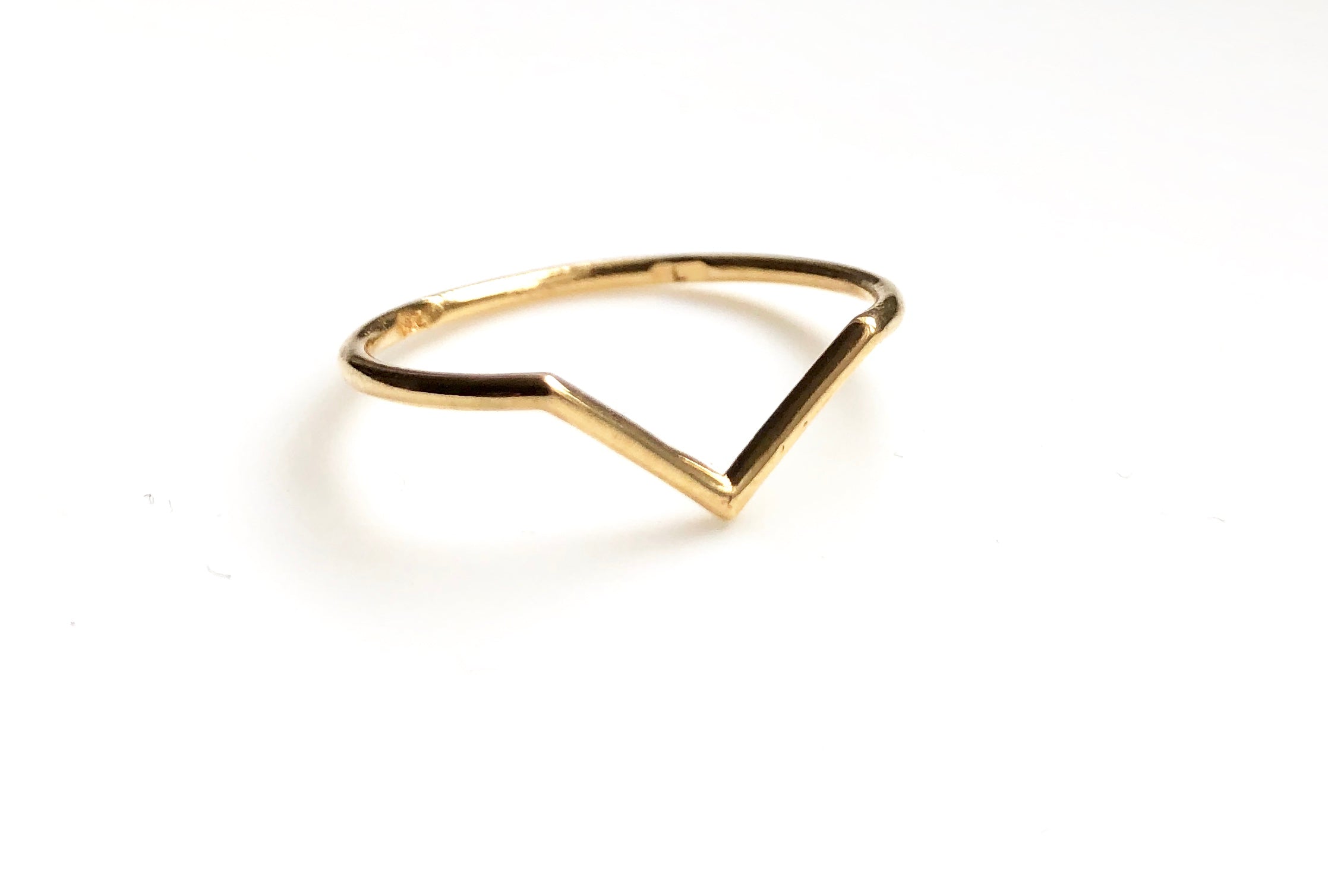 Bague V en argent par V Design Lab