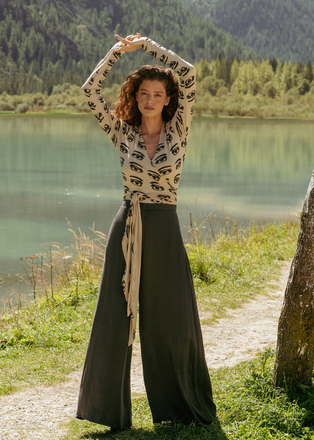 Ballet Cardigan All Eyes von KOMANA