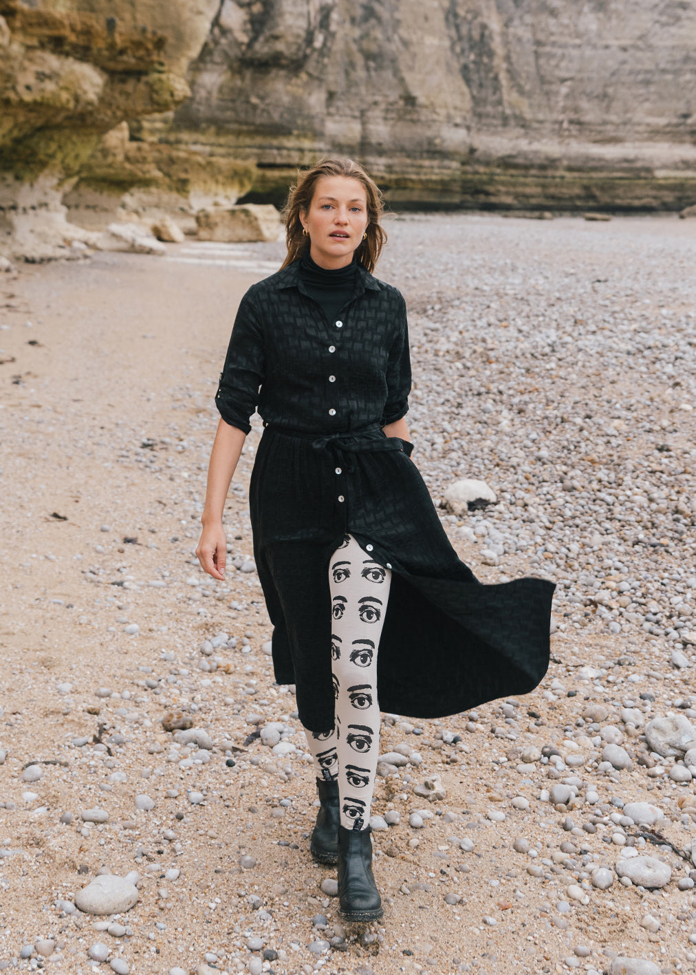 Irina Shirtdress Black Square aus Ecovero und Cupro von Komana