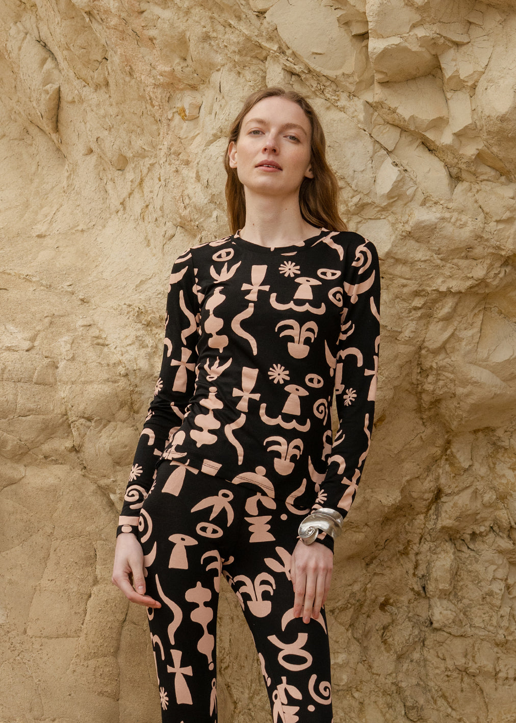 Schwarzes Langarmshirt Julie Wisdom aus Lyocell von Komana