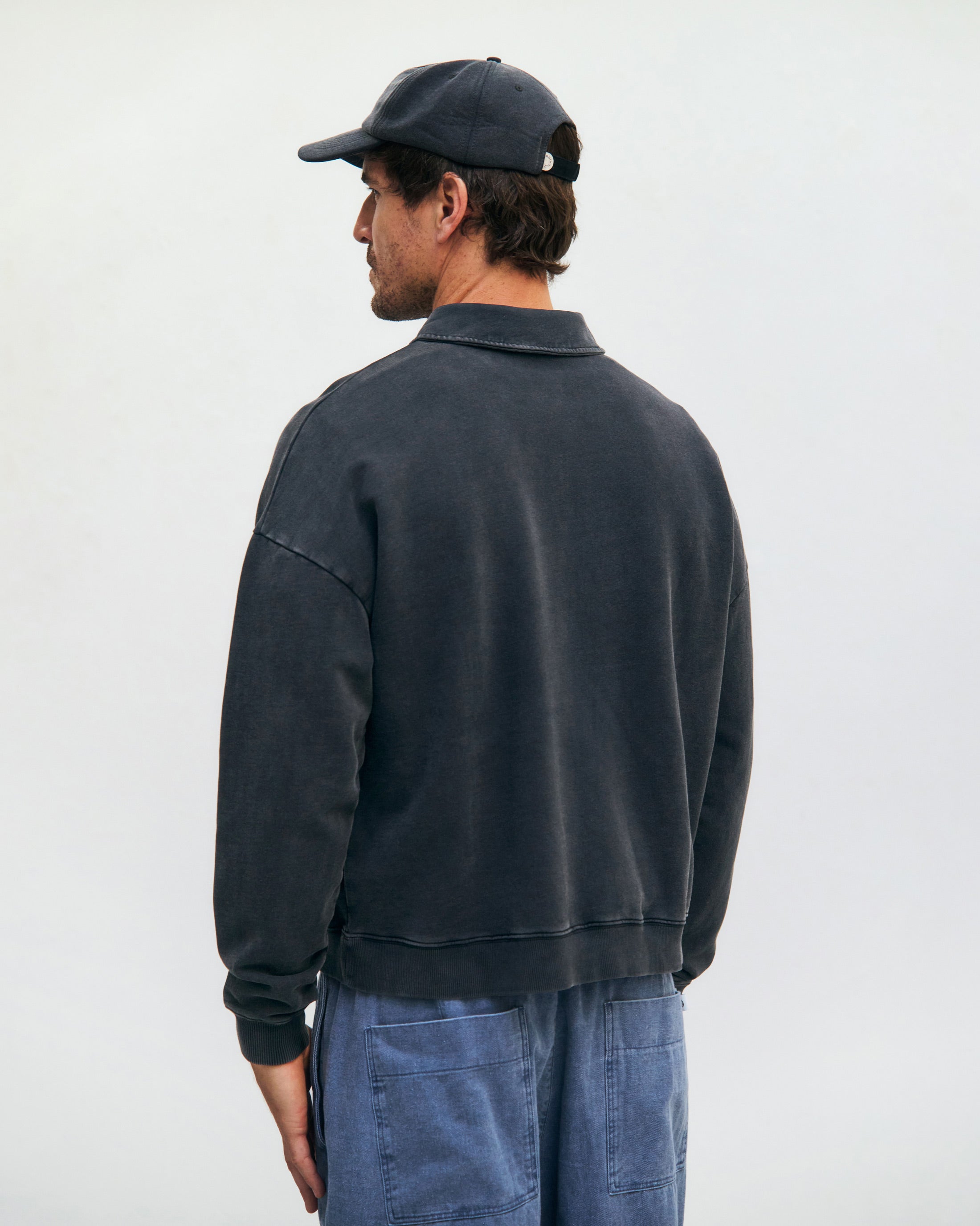 Schwarzes Sweatshirt aus 100% Bio-Baumwolle von Rotholz