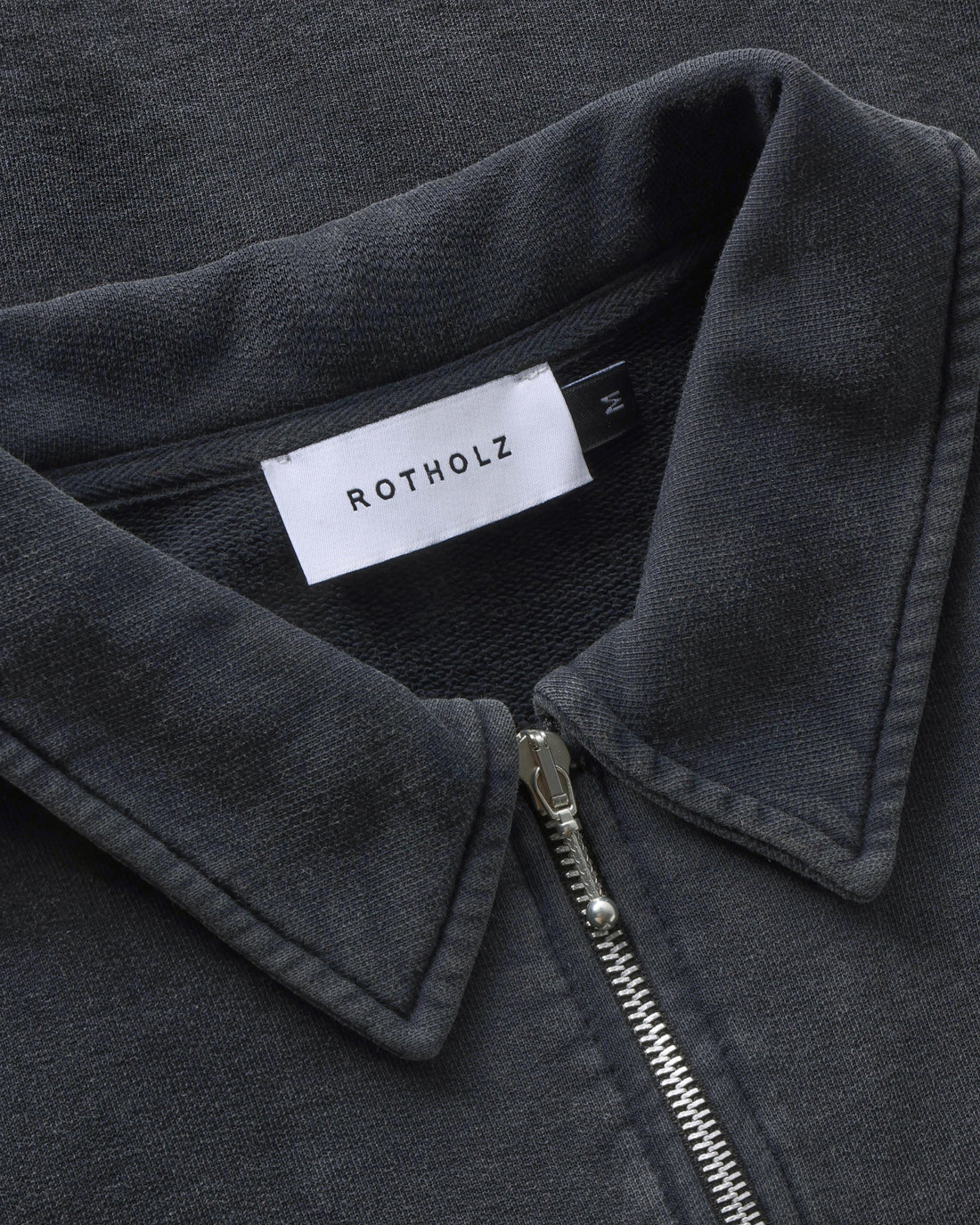 Schwarzes Polo Sweatshirt aus 100% Bio-Baumwolle von Rotholz