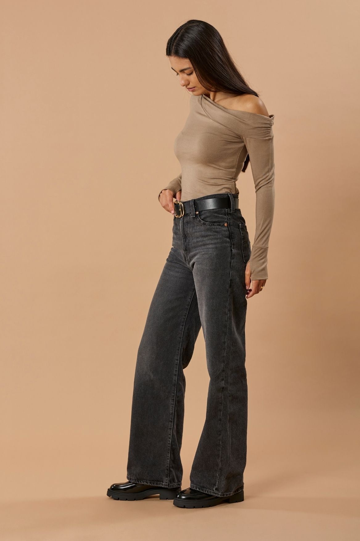 Asymmetrical Longsleeve Micro Modal – Taupe Brown von Sarah Soleigh