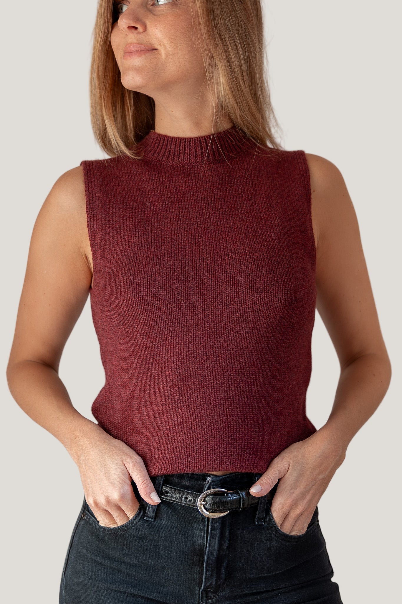 Mock Neck Tank Cashmere/Silk Burgundy von Pura Clothing