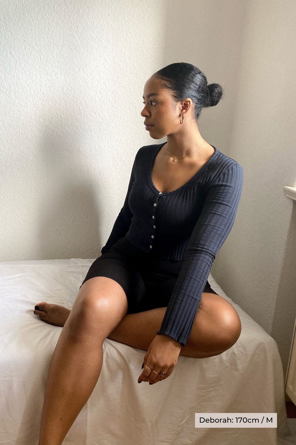 Buttoned Longsleeve Sofia Organic Cotton in dunkelblau von Narah Soleigh