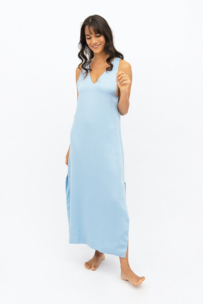 Hellblaues Maxi-Kleid Capri PRJ aus 100% Tencel von 1 People