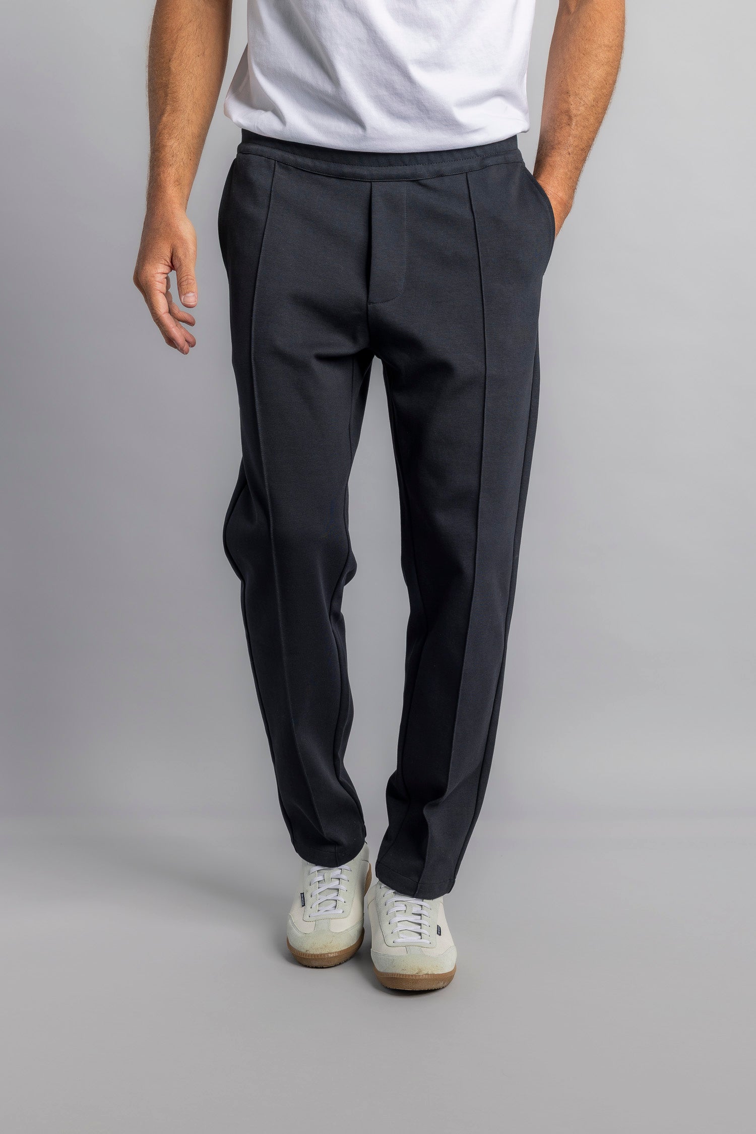 The Casual Pants aus Bio Baumwolle in grau von Dirts